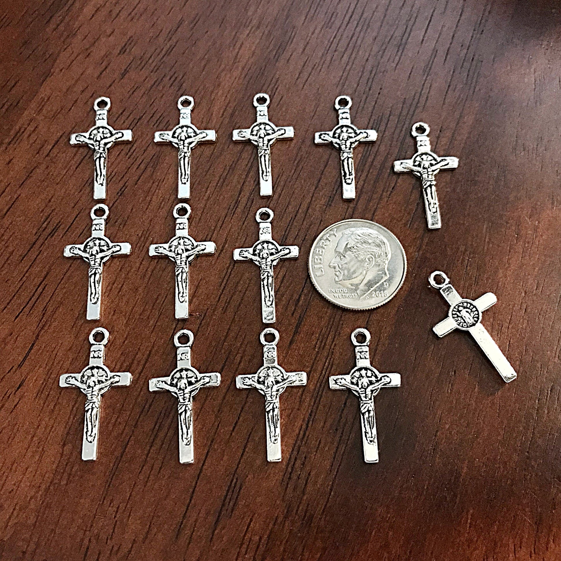 15pcs, Silver Cross Charms, Antique Silver Cross Charms, Crucifix Charms, Prayer Quilt Charms, Thin Cross, Silver Cross Pendants, Findings
