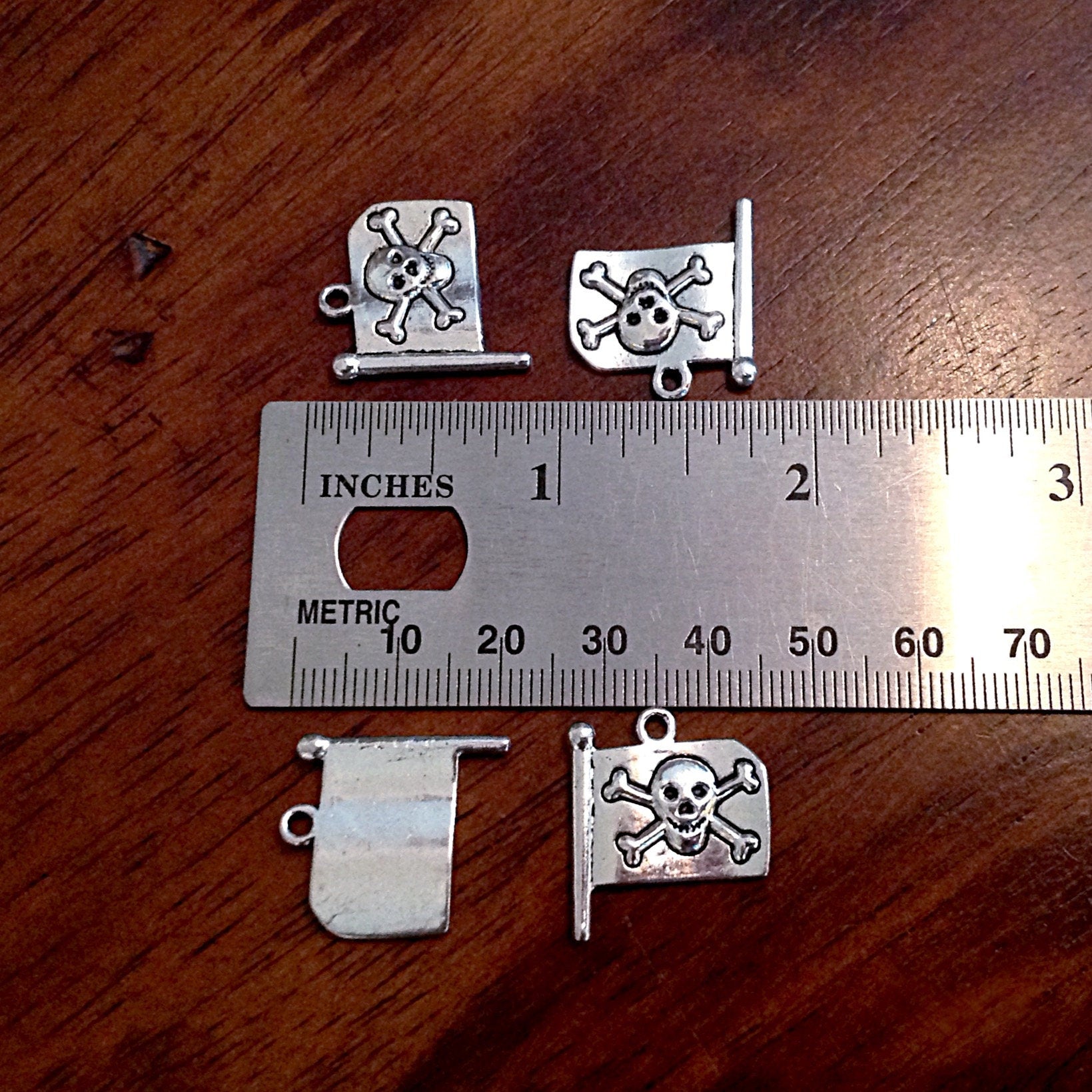 15pcs, Flag Charms, Pirate Flag Charms, Skull Charms, Skull and Crossbones Charms, Piracy of Death Flag, Pirate Flag Pendants, Findings