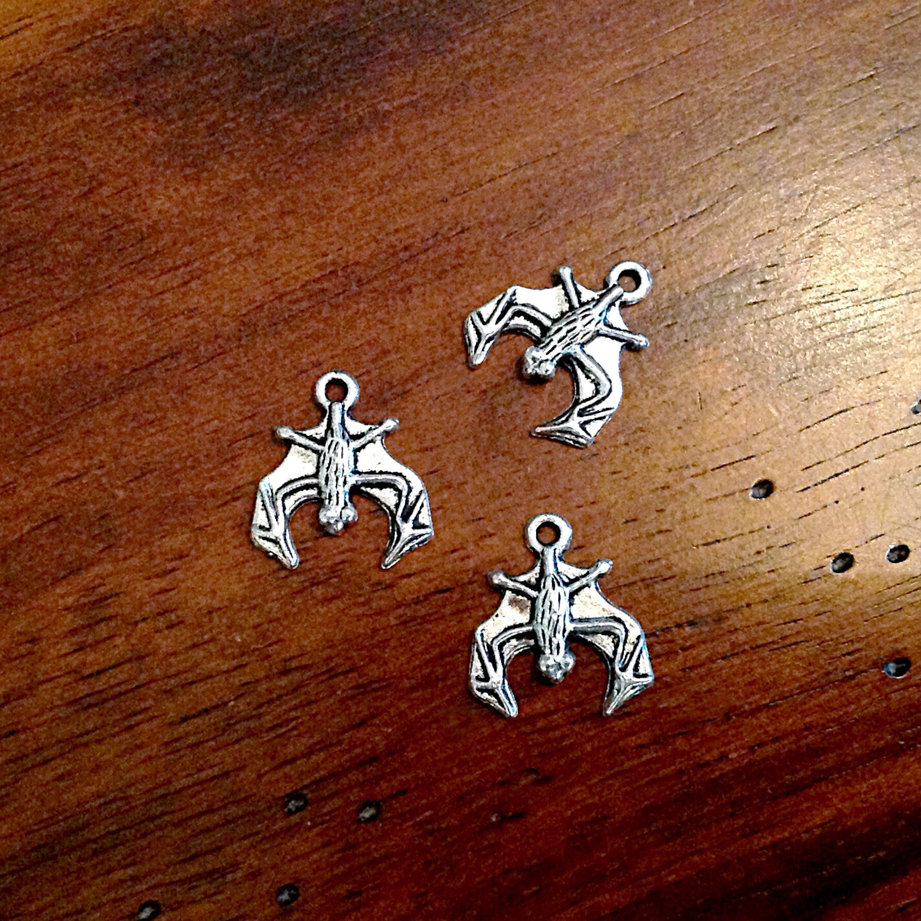 12pcs, Bat Charms, Antique Silver Charms, Vampire Bat Charms, Bat Pendants, Halloween Charms, Bats Charms, Flying Bat Charms, Findings