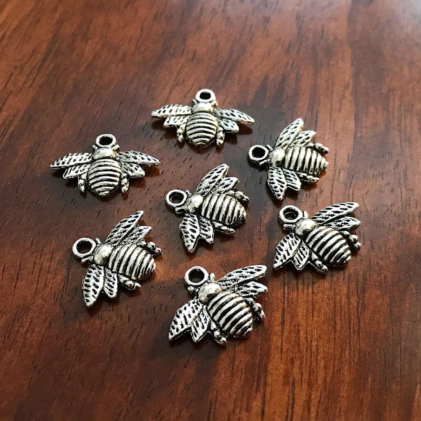 Bulk 20, Bee Charms, Antique Silver Bee Charms, Honey Bee Charms, Bee Pendants, Dragonfly Charms, Insect Charms, Honeybee Charms, Findings