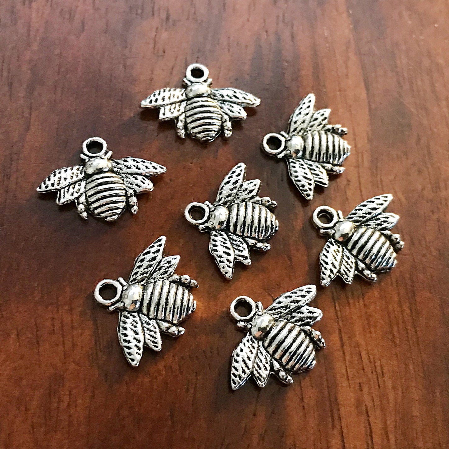 Bulk 20, Bee Charms, Antique Silver Bee Charms, Honey Bee Charms, Bee Pendants, Dragonfly Charms, Insect Charms, Honeybee Charms, Findings