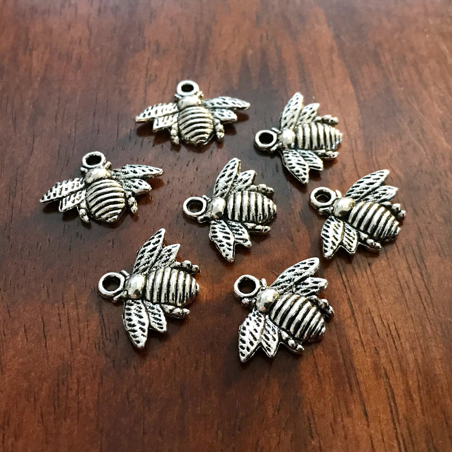 Bulk 20, Bee Charms, Antique Silver Bee Charms, Honey Bee Charms, Bee Pendants, Dragonfly Charms, Insect Charms, Honeybee Charms, Findings