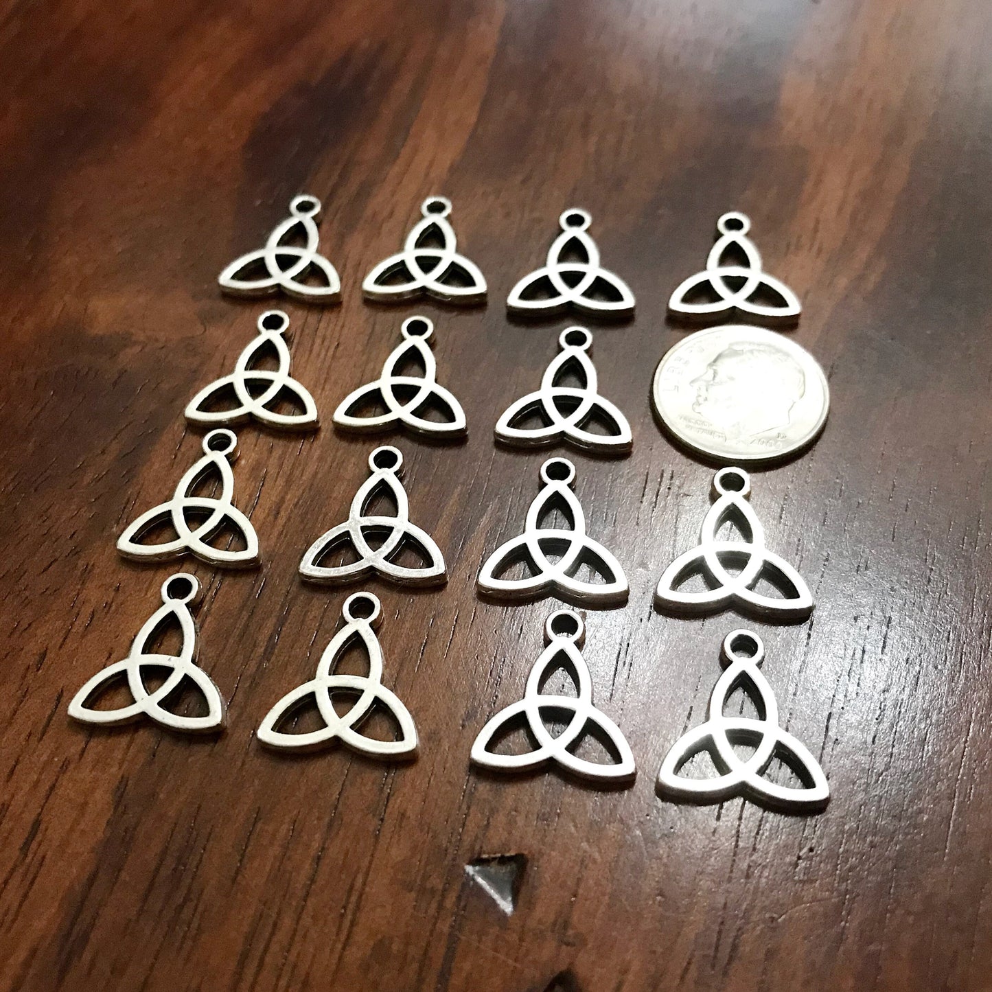 40pcs, Trinity Knot Charms, Celtic Trinity Knot Charms, Triquetra Charms, Celtic Knot Charms, Infinity Charms, Holy Trinity Charms