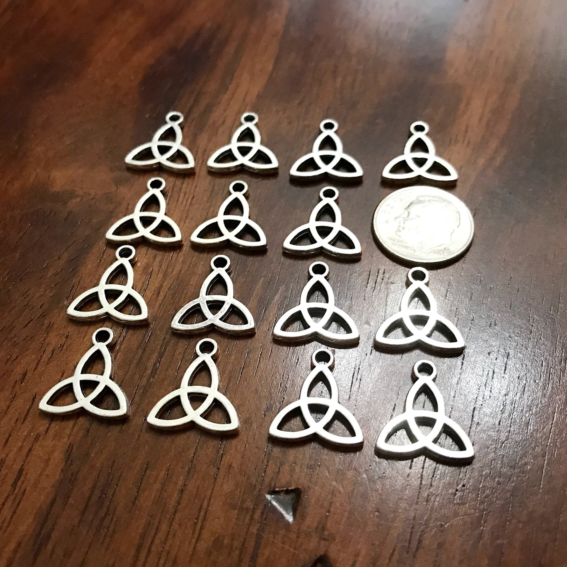 20pcs, Trinity Knot Charms, Celtic Trinity Knot Charms, Triquetra Charms, Celtic Knot Charms, Infinity Charms, Holy Trinity Charms