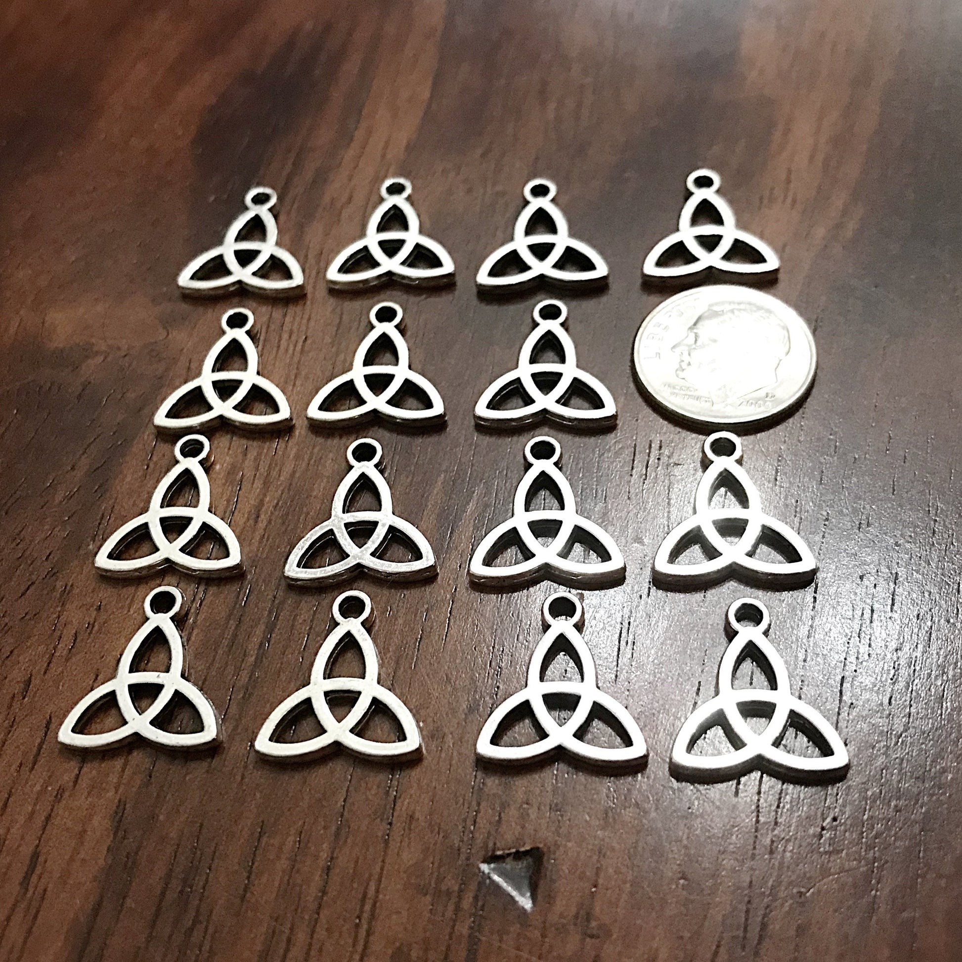 40pcs, Trinity Knot Charms, Celtic Trinity Knot Charms, Triquetra Charms, Celtic Knot Charms, Infinity Charms, Holy Trinity Charms