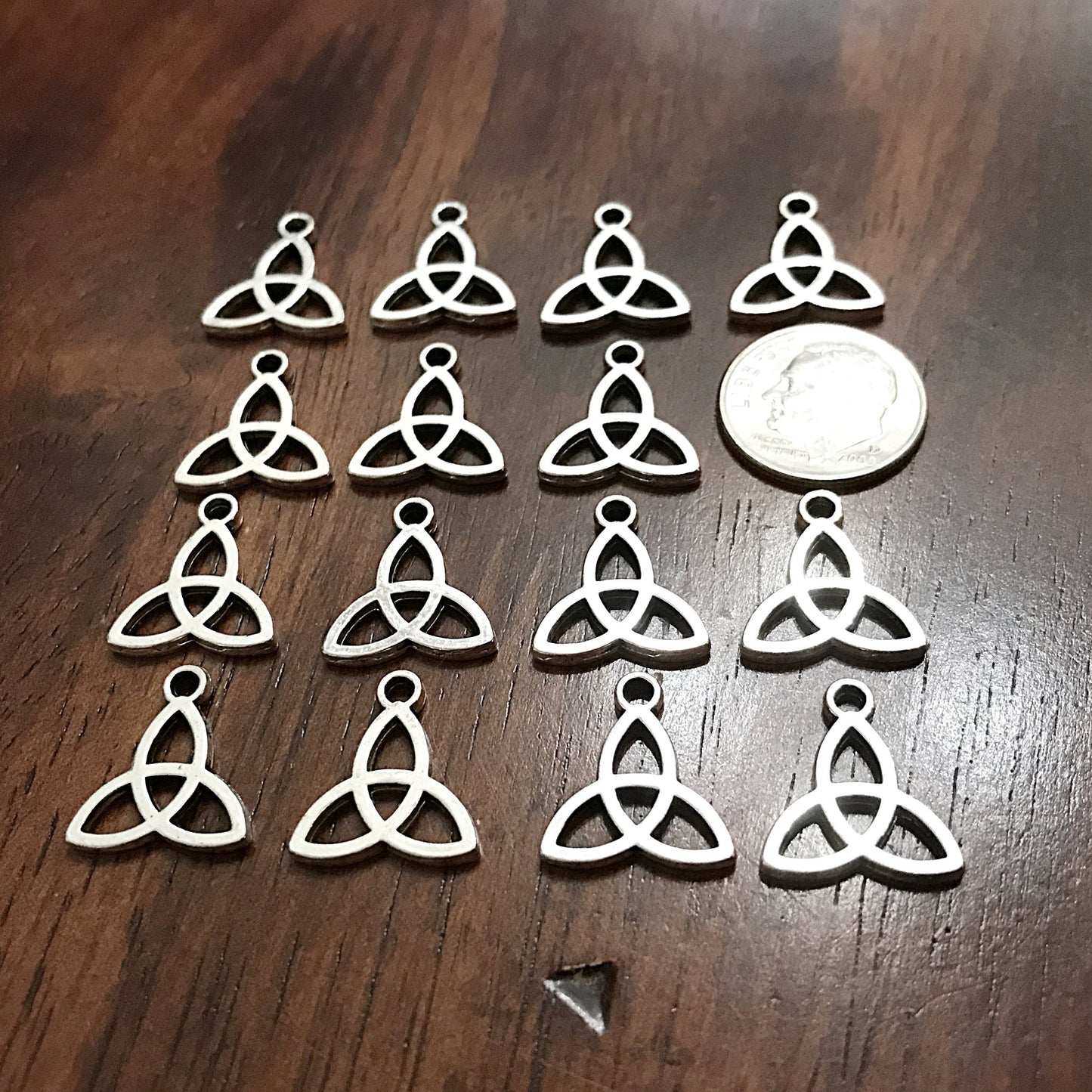 20pcs, Trinity Knot Charms, Celtic Trinity Knot Charms, Triquetra Charms, Celtic Knot Charms, Infinity Charms, Holy Trinity Charms