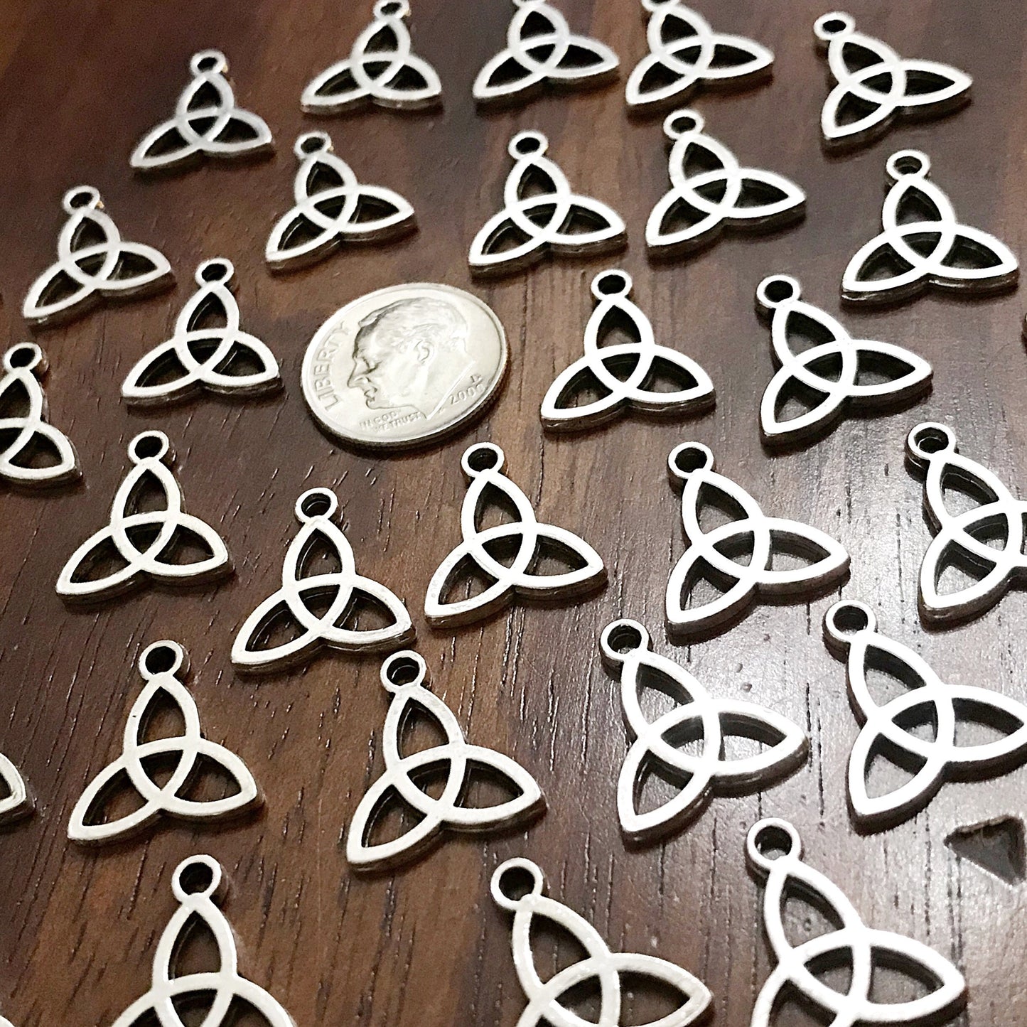 40pcs, Trinity Knot Charms, Celtic Trinity Knot Charms, Triquetra Charms, Celtic Knot Charms, Infinity Charms, Holy Trinity Charms