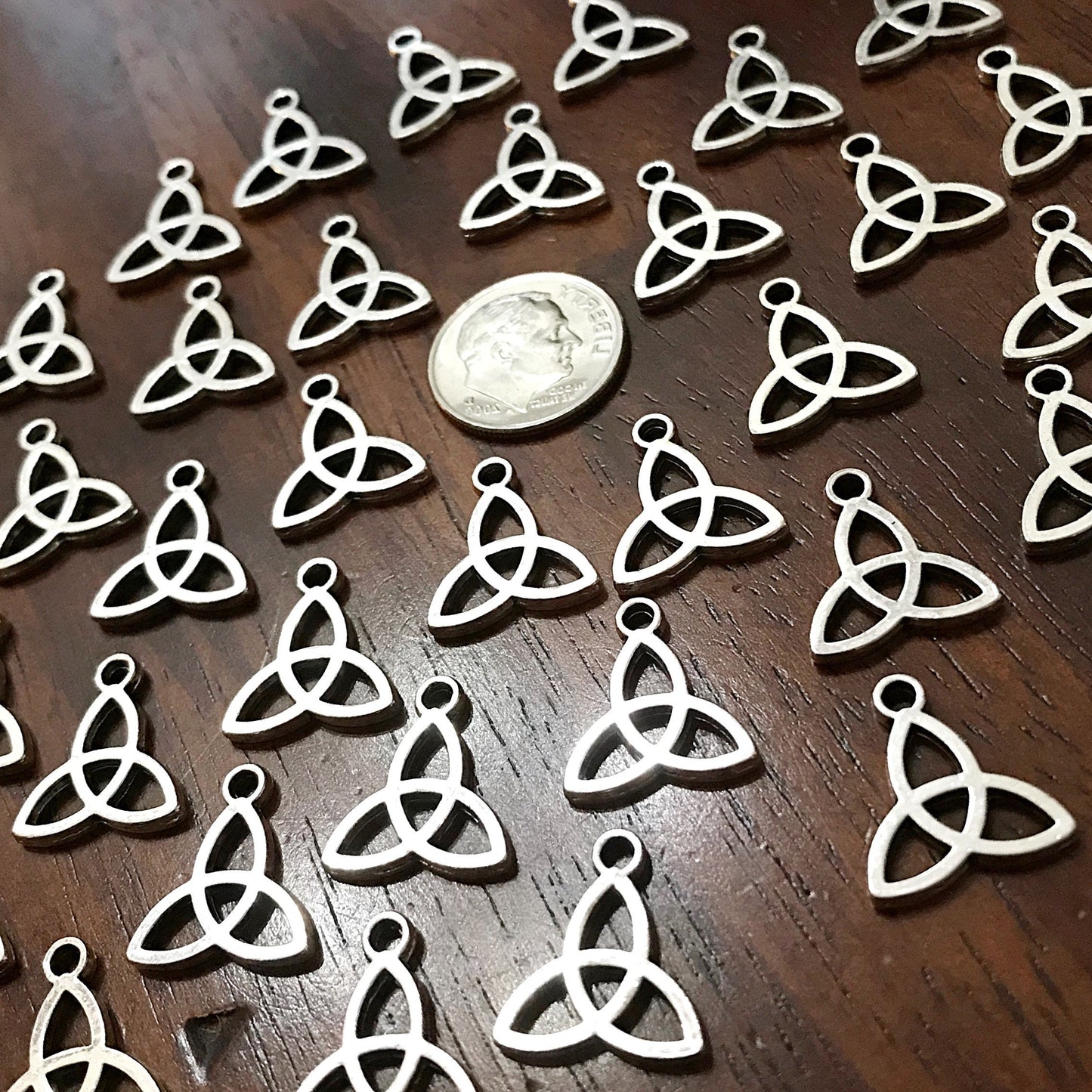 20pcs, Trinity Knot Charms, Celtic Trinity Knot Charms, Triquetra Charms, Celtic Knot Charms, Infinity Charms, Holy Trinity Charms