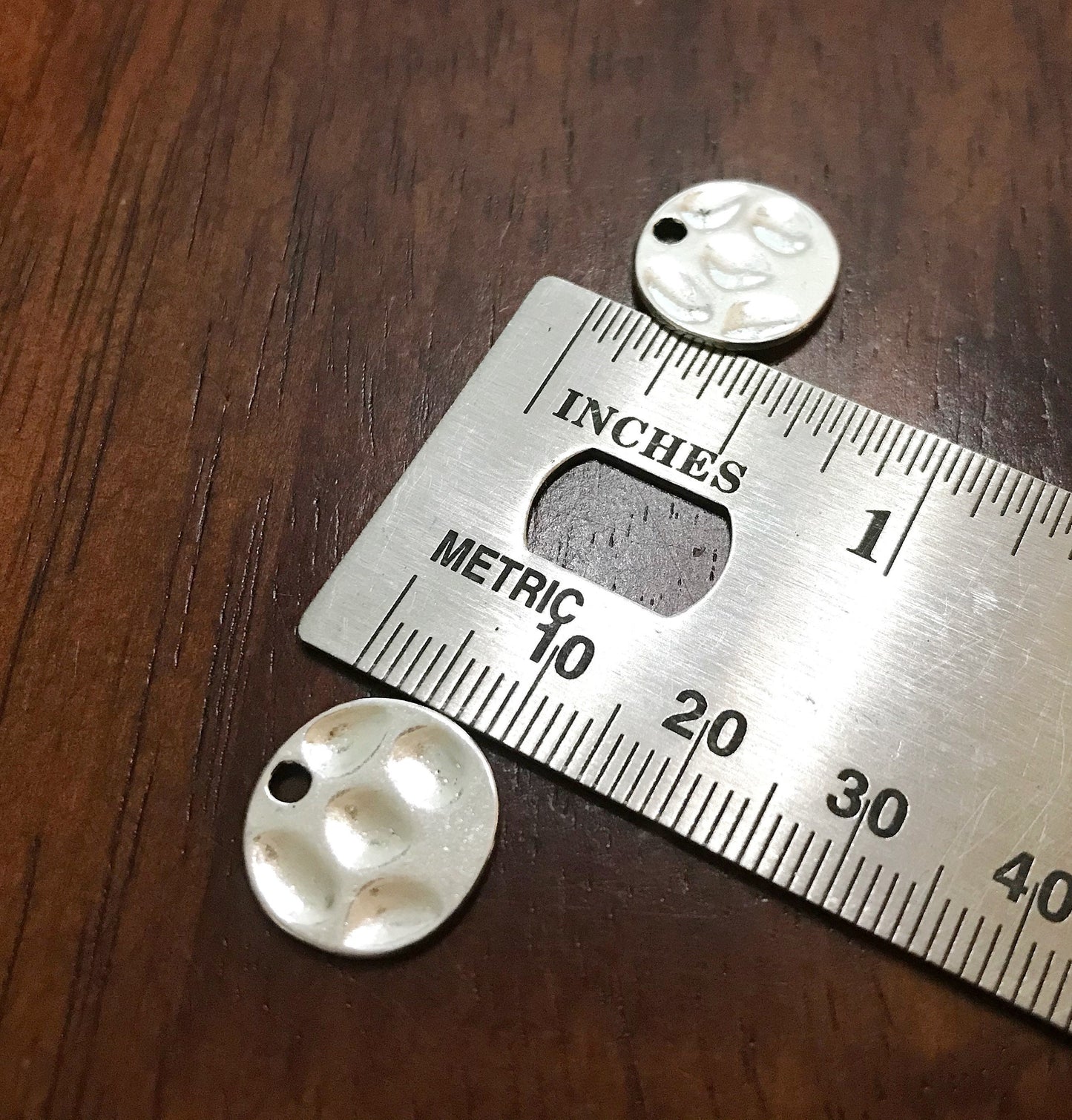 15pcs, Silver Coin Charms, Stamping Disc Blanks, Antique Silver Hammered Disc Charms, 15mm Coin Charms, Stamping Disc Blank Charms, Findings