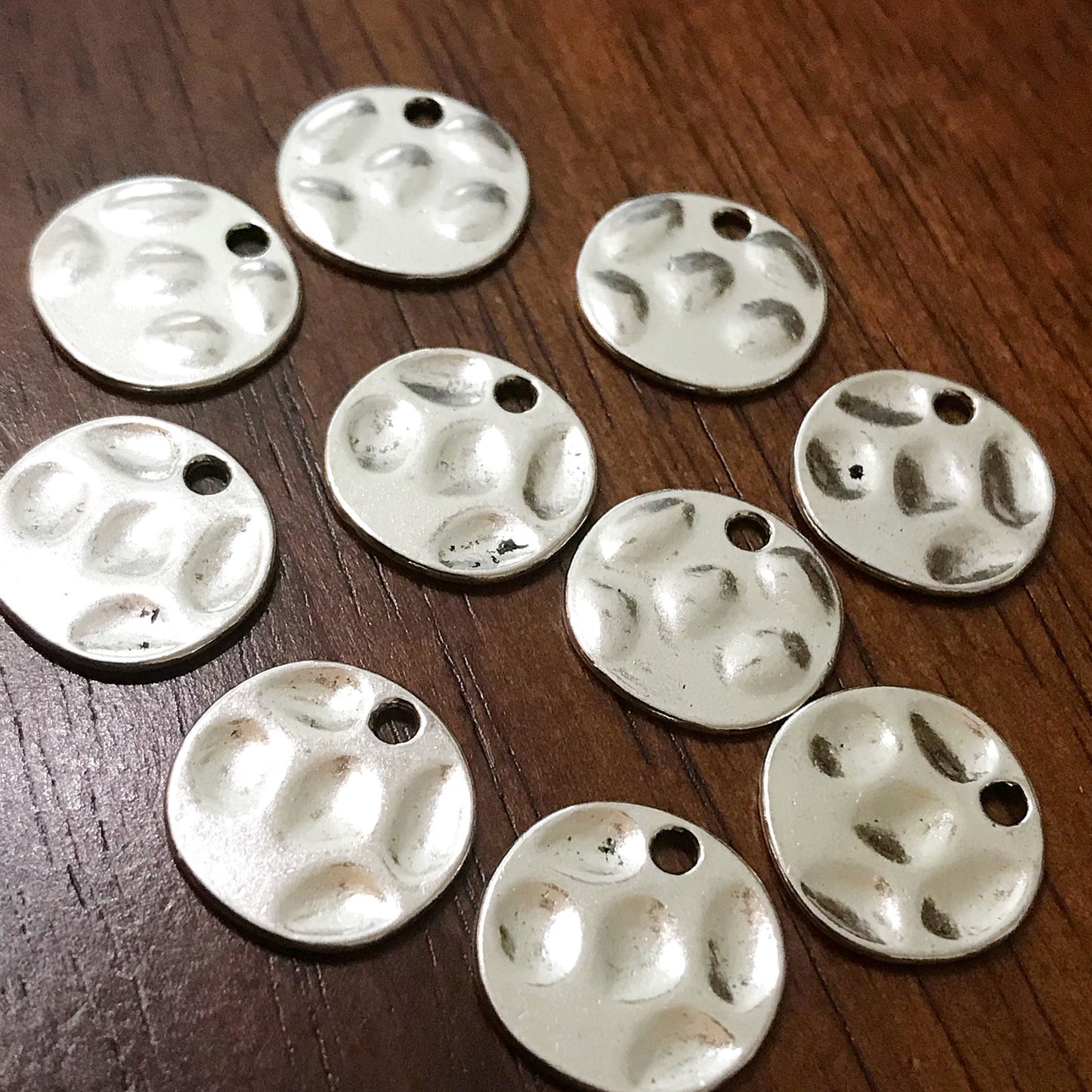 15pcs, Silver Coin Charms, Stamping Disc Blanks, Antique Silver Hammered Disc Charms, 15mm Coin Charms, Stamping Disc Blank Charms, Findings