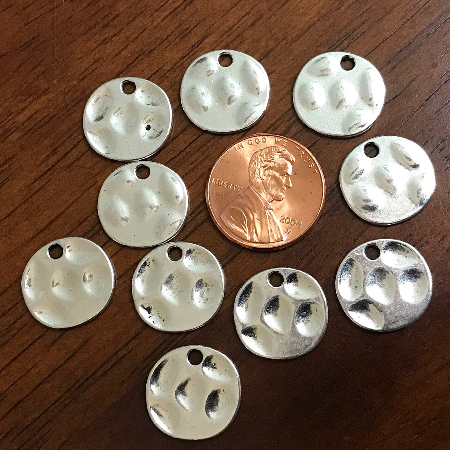 15pcs, Silver Coin Charms, Stamping Disc Blanks, Antique Silver Hammered Disc Charms, 15mm Coin Charms, Stamping Disc Blank Charms, Findings