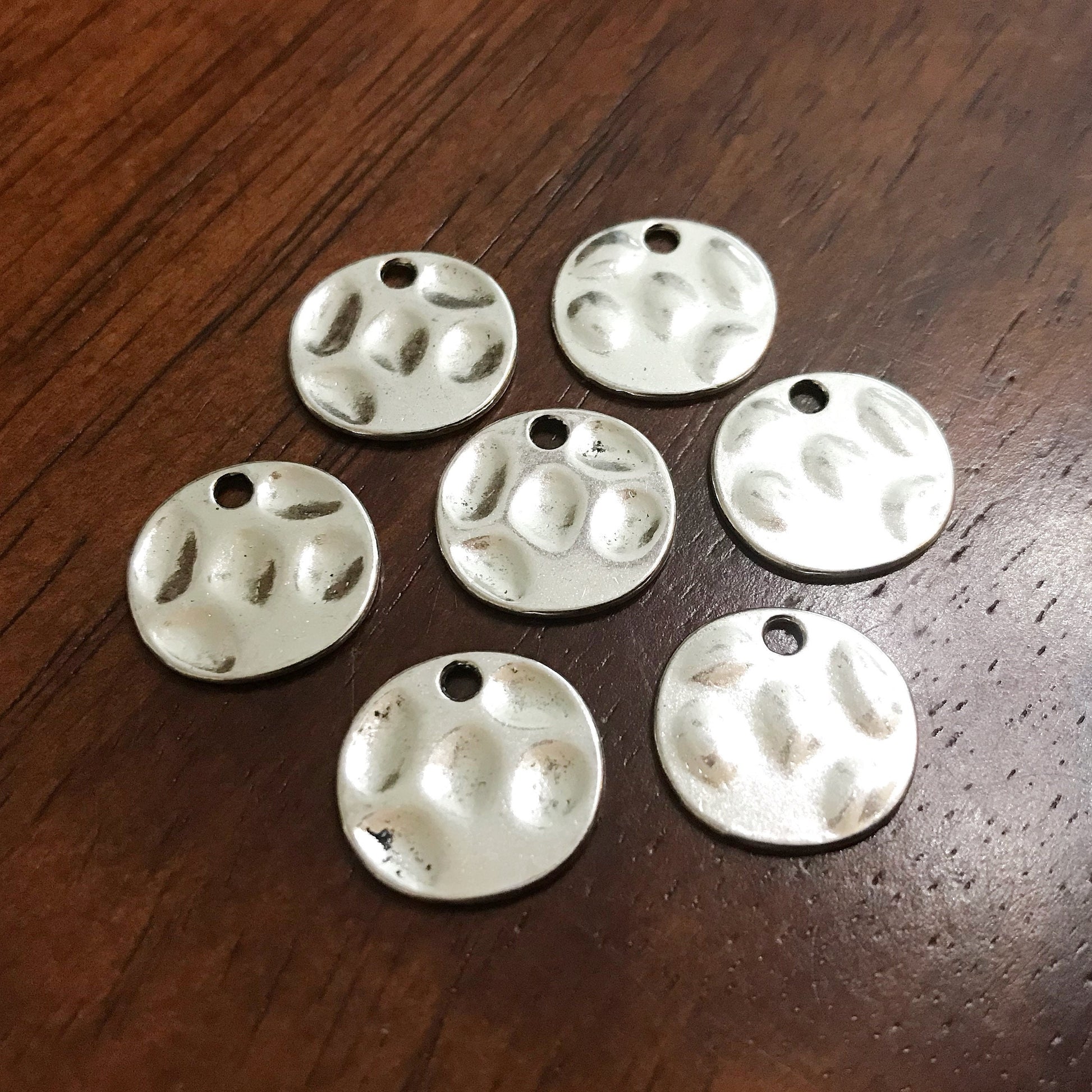 15pcs, Silver Coin Charms, Stamping Disc Blanks, Antique Silver Hammered Disc Charms, 15mm Coin Charms, Stamping Disc Blank Charms, Findings
