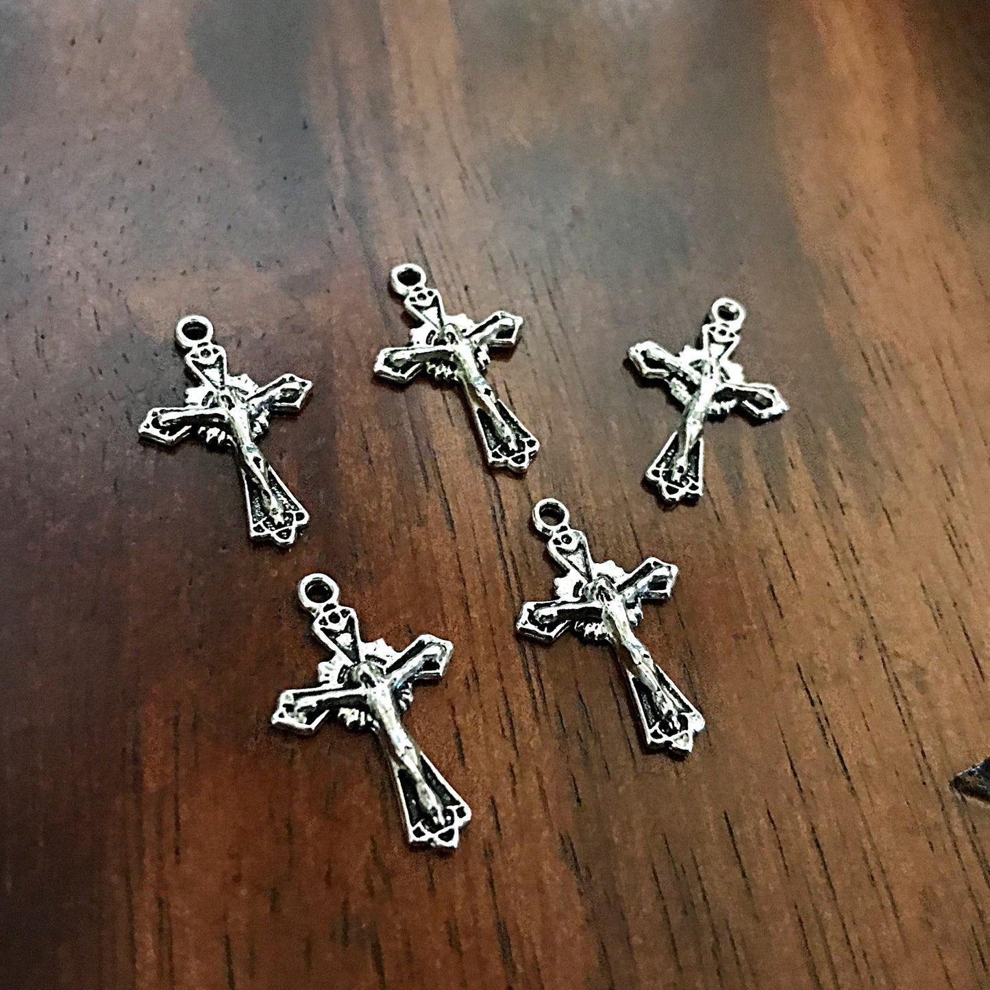 20pcs, Silver Cross Charms, Antique Silver Cross Charms, Crucifix Charms, Prayer Quilt Charms, Thin Cross, Silver Cross Pendants, Findings