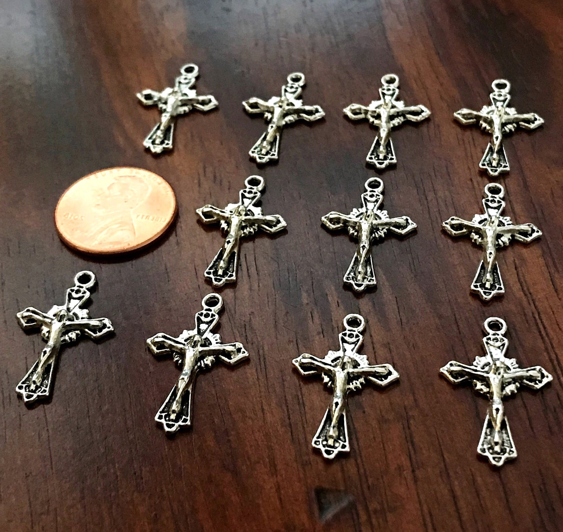 20pcs, Silver Cross Charms, Antique Silver Cross Charms, Crucifix Charms, Prayer Quilt Charms, Thin Cross, Silver Cross Pendants, Findings
