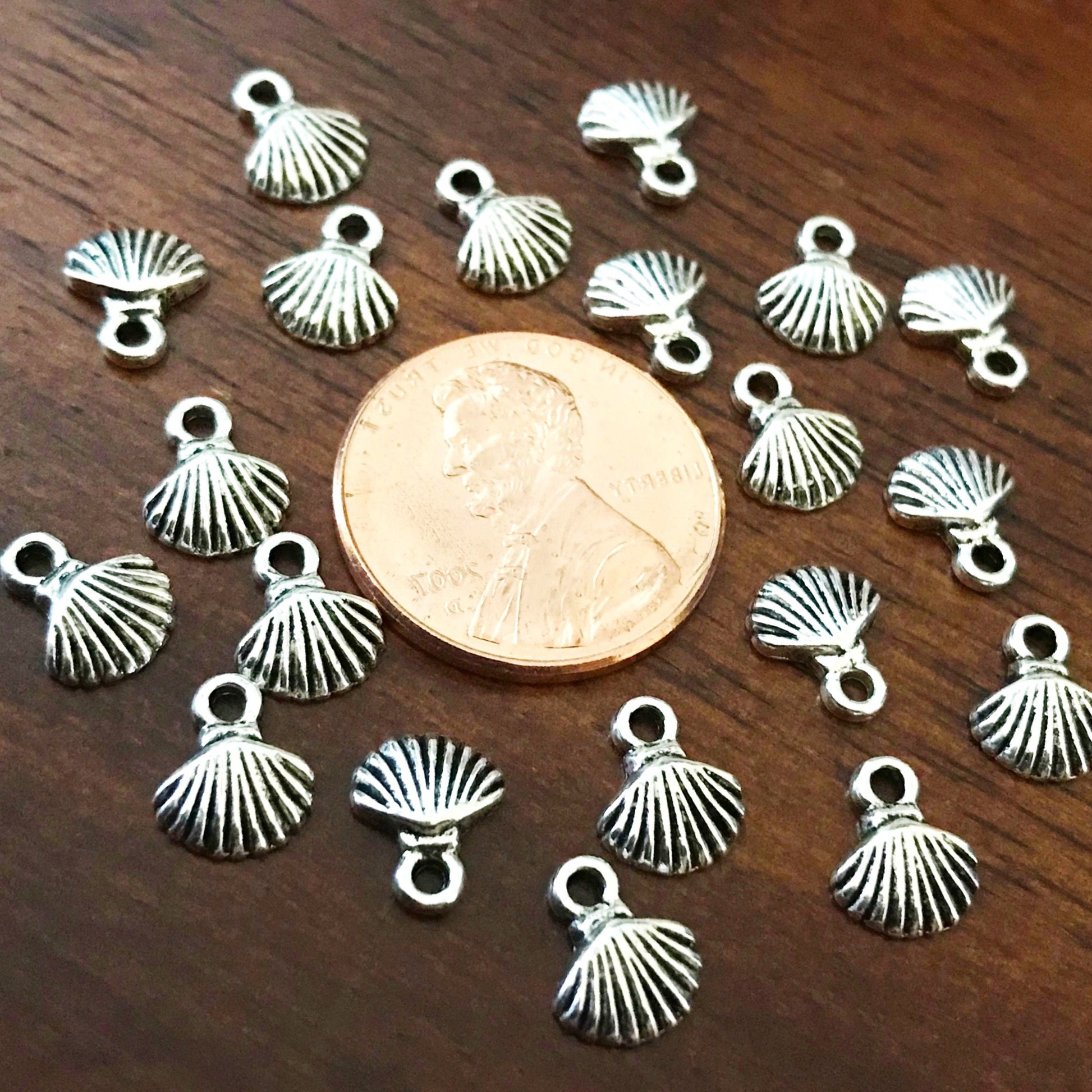 25pcs, Seashell Charms, Antique Silver Charms, Tiny Seashell Charms, Sea Shells, Silver Shell Charms, Starfish Shell Charms, Findings
