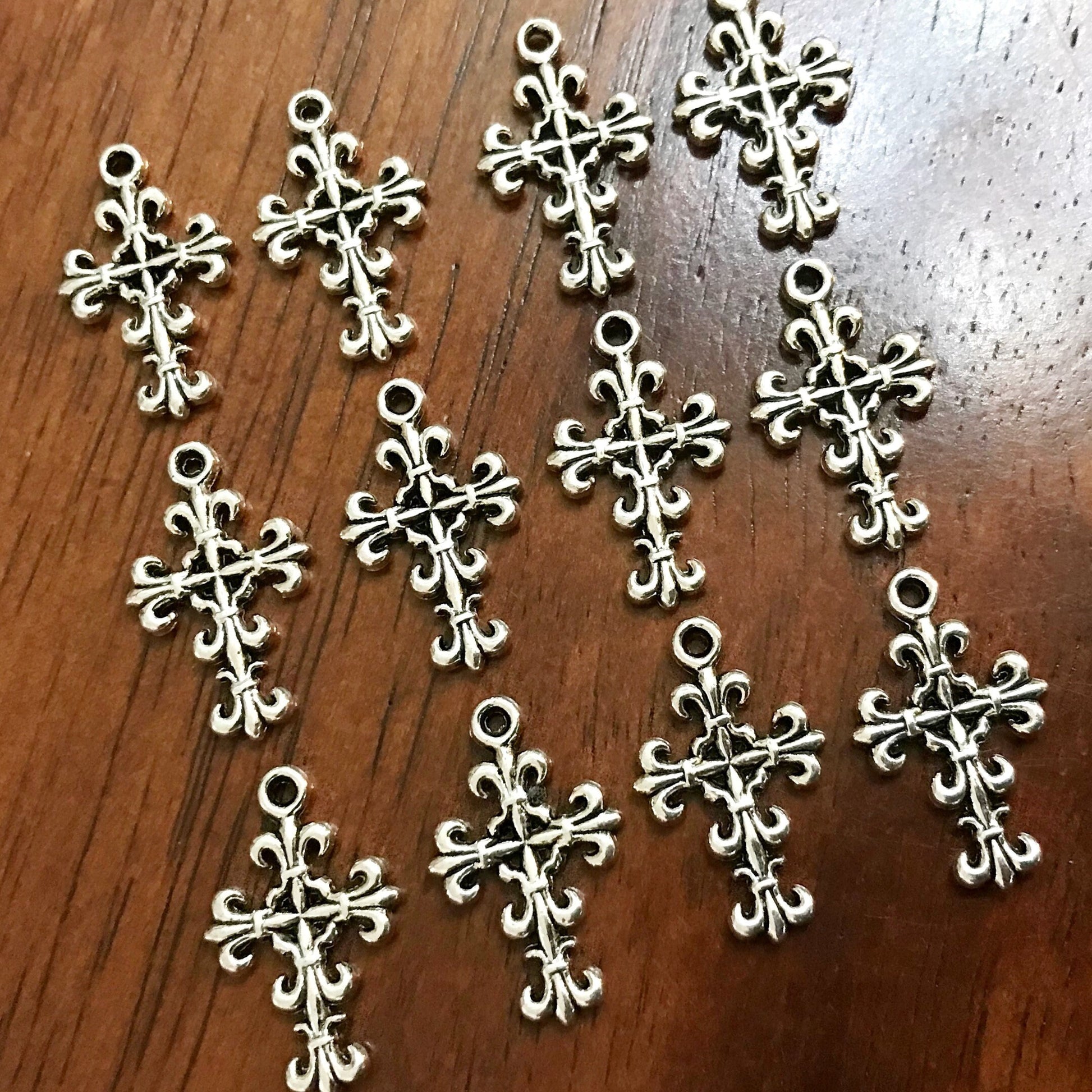 20pcs, Cross Charms, Filigree Cross Charms, Detailed Cross, Antique Silver Charms, Double Sided Cross Charms, Fancy Cross Charms, Findings