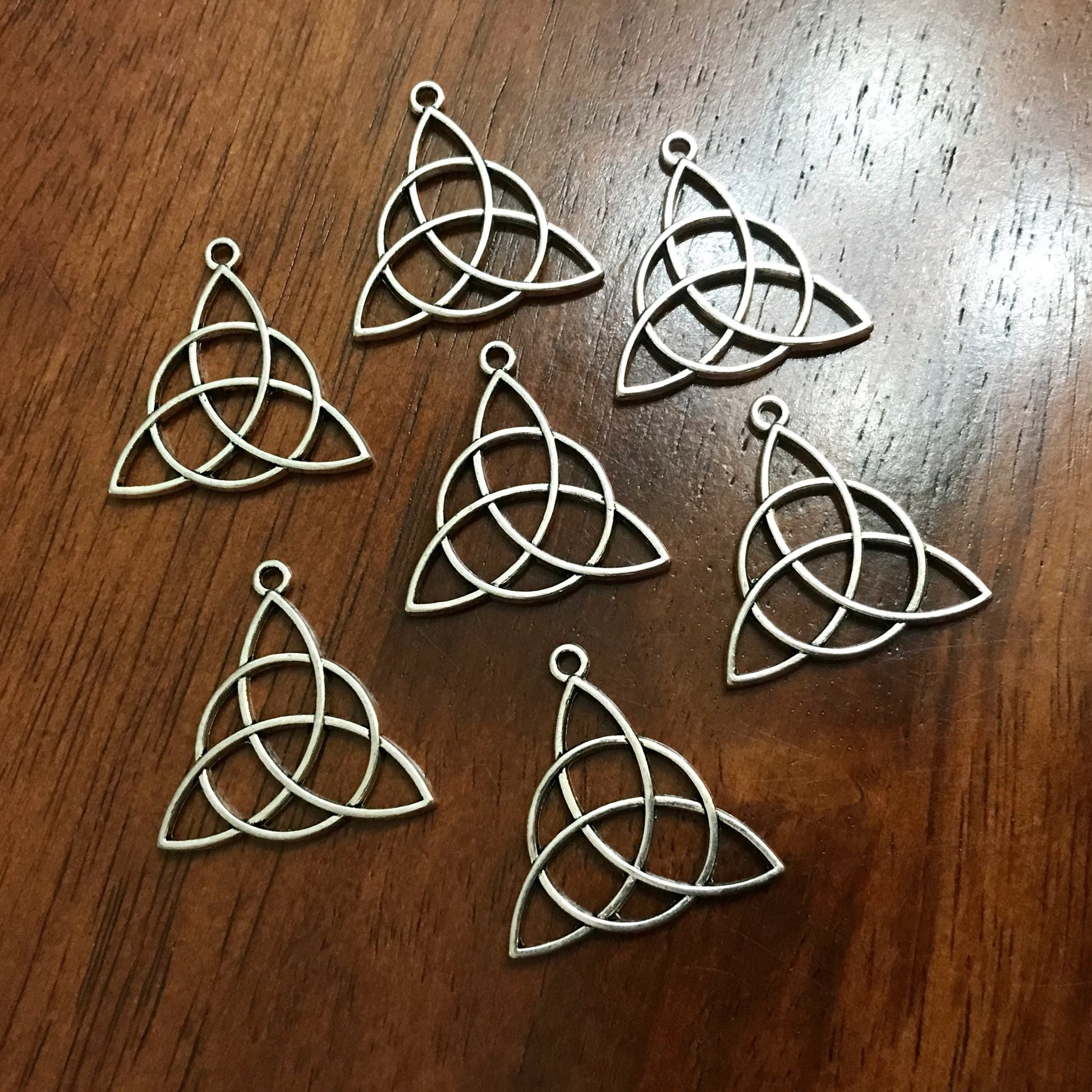 10pcs Celtic Knot Charms, Large Trinity Knot Charms, Triquetra Charms, Dull Silver Tone Infinity Knot Charms, Celtic Knot Pendants, Findings