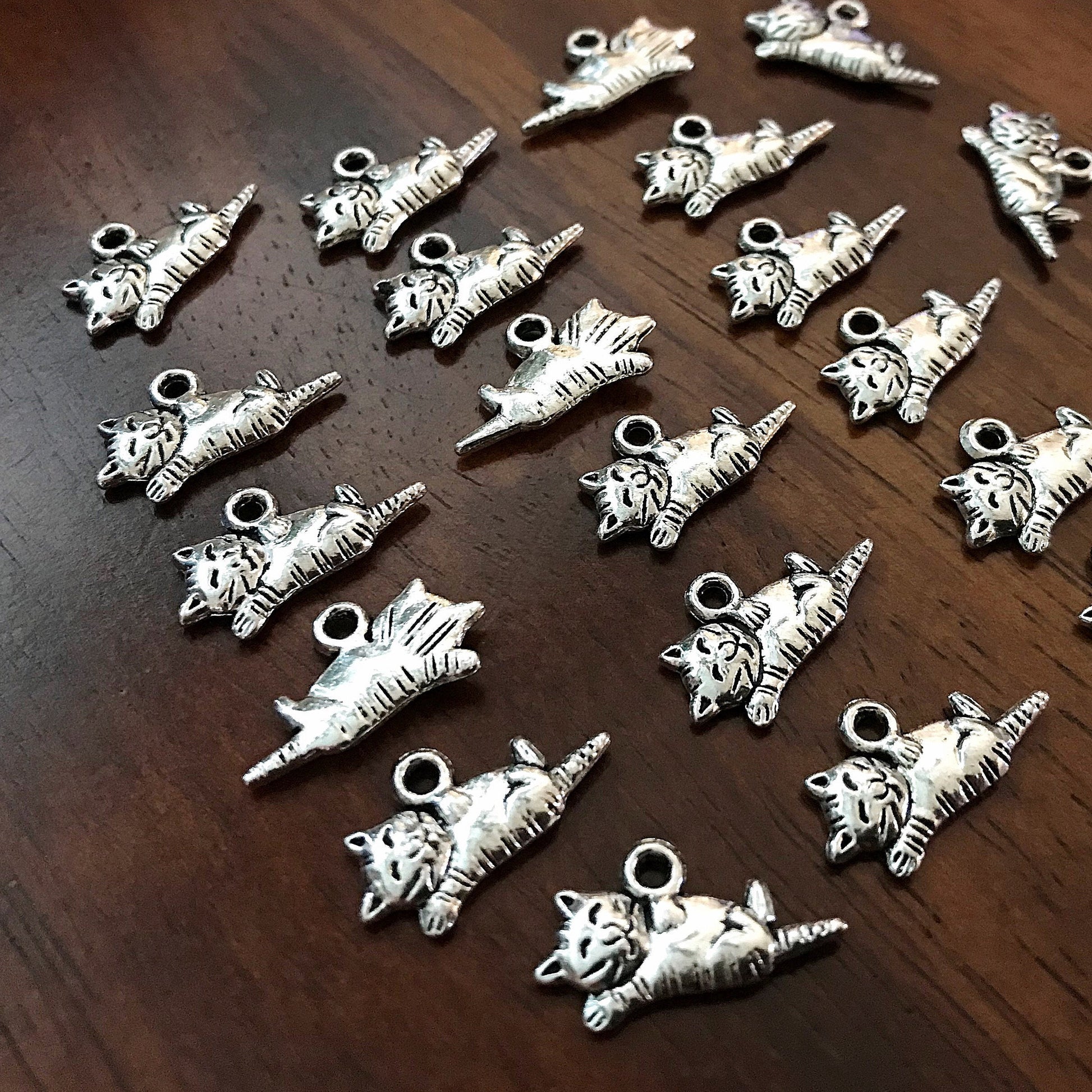 20pcs, Cat Charms, Antique Silver Cat Charms, 3D Cat Charms, Kitten Charms, Feline Charms, Kitty Cat Charms, Silver Cat Charms, Findings