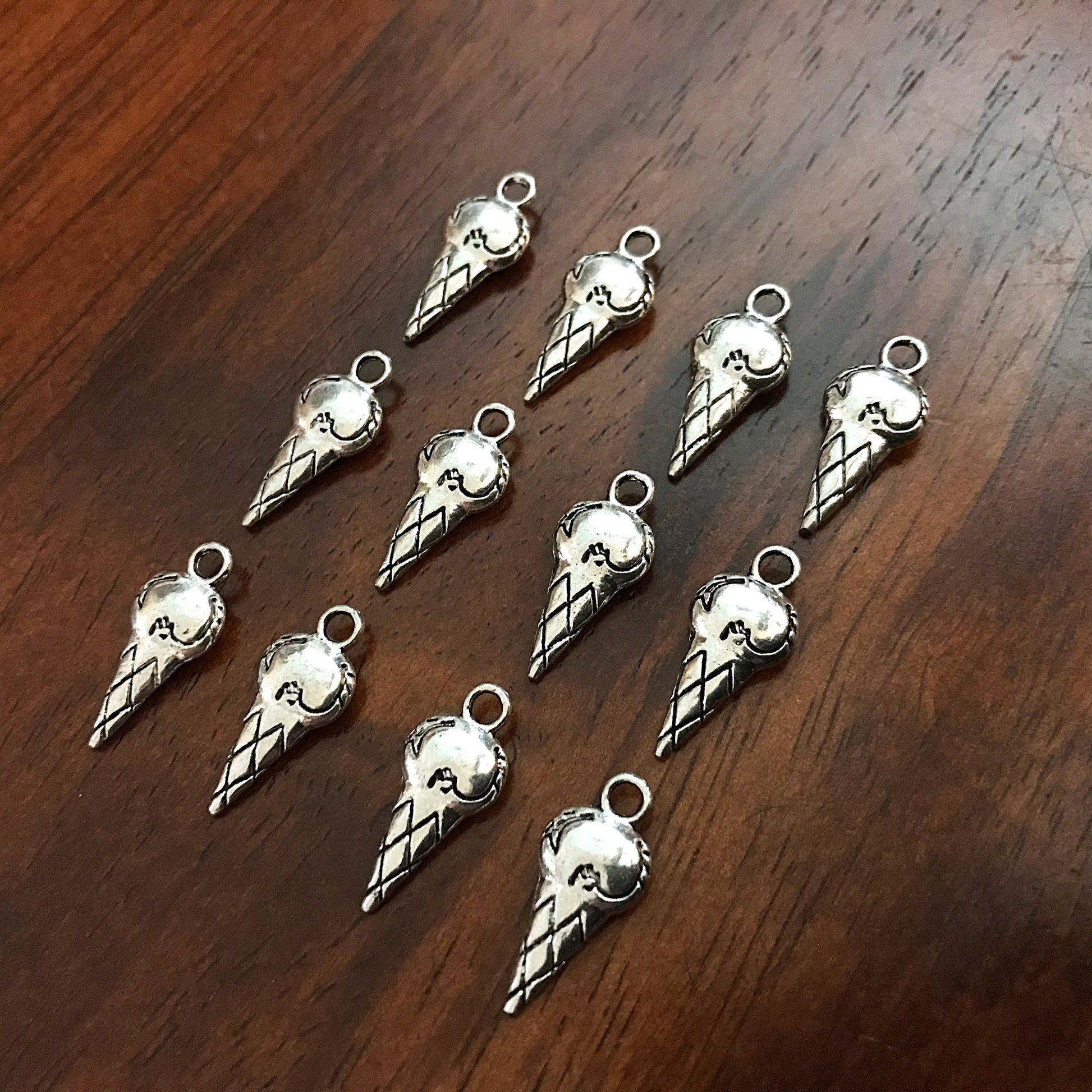 20 Ice Cream Cone Charms, Ice Cream Bar Charms, Ice Cream Charms, Popsicle Charms, Antique Silver Ice Cream Charms, Fudge Popsicle, Findings