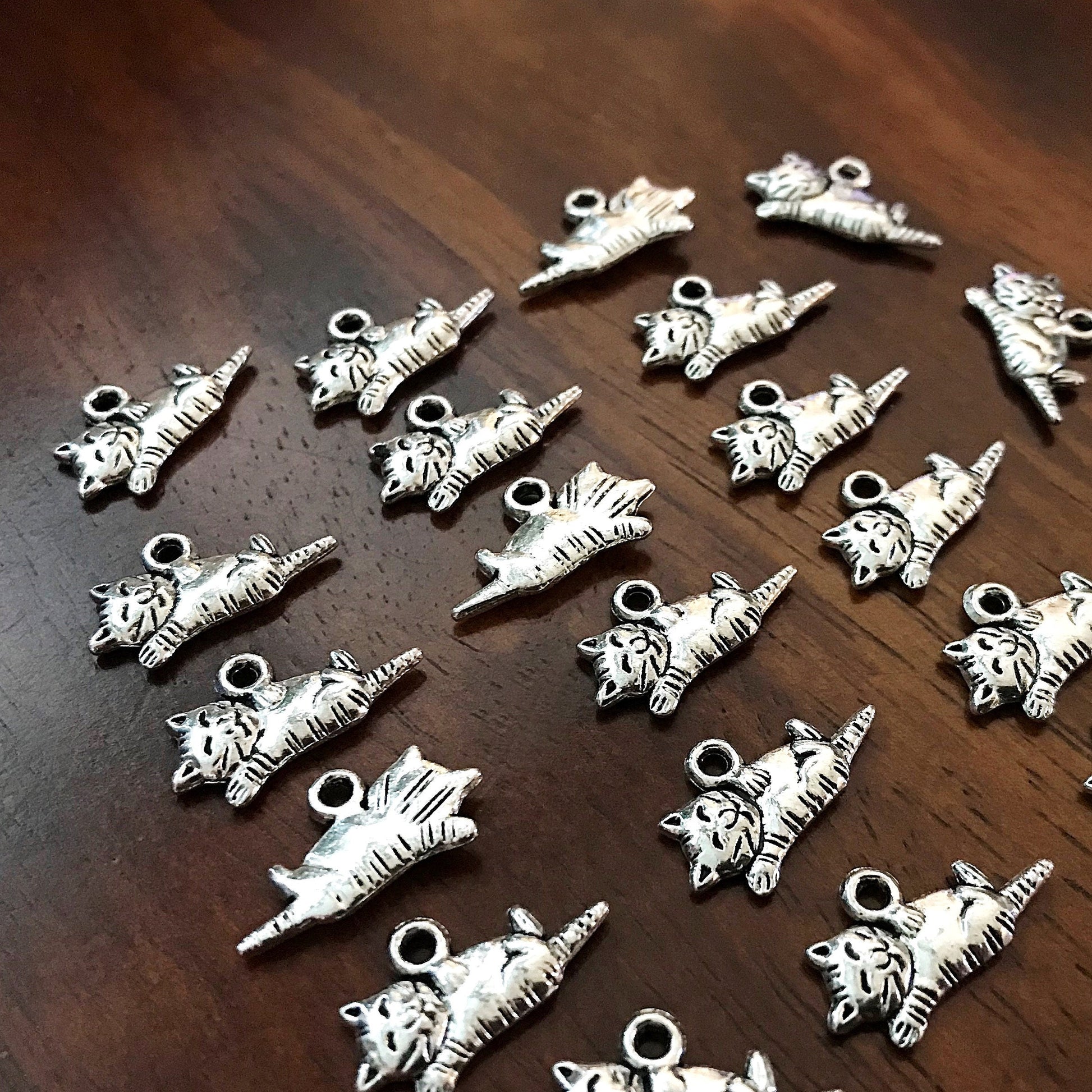 20pcs, Cat Charms, Antique Silver Cat Charms, 3D Cat Charms, Kitten Charms, Feline Charms, Kitty Cat Charms, Silver Cat Charms, Findings