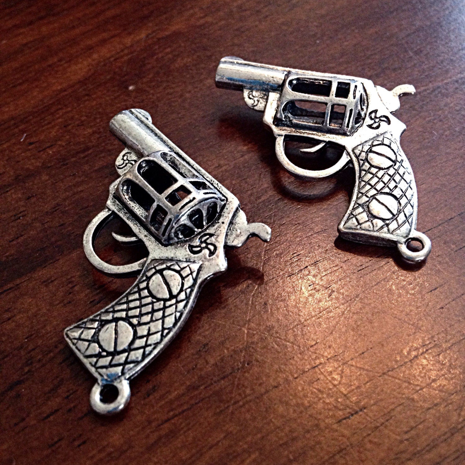 4 Large Gun Charms, Antique Silver Charm, 3D Gun Charms, Pistol Charms, Hand Gun Charm, Fancy Gun Charms, Women’s Hand Gun Charm, Findings
