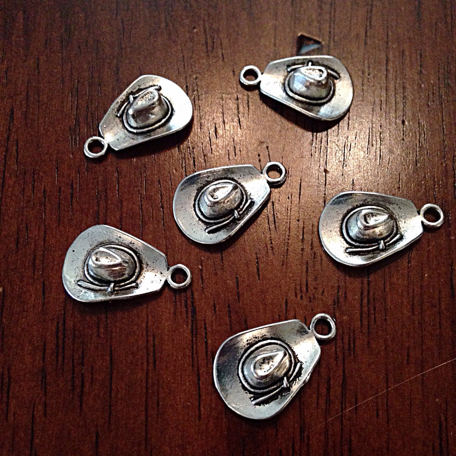 Bulk 20 Cowboy Hat Charms, Antique Silver Charms, Cowboy Hat Charms, Western Charms and Pendants, Craft and Jewelry Supplies, Findings