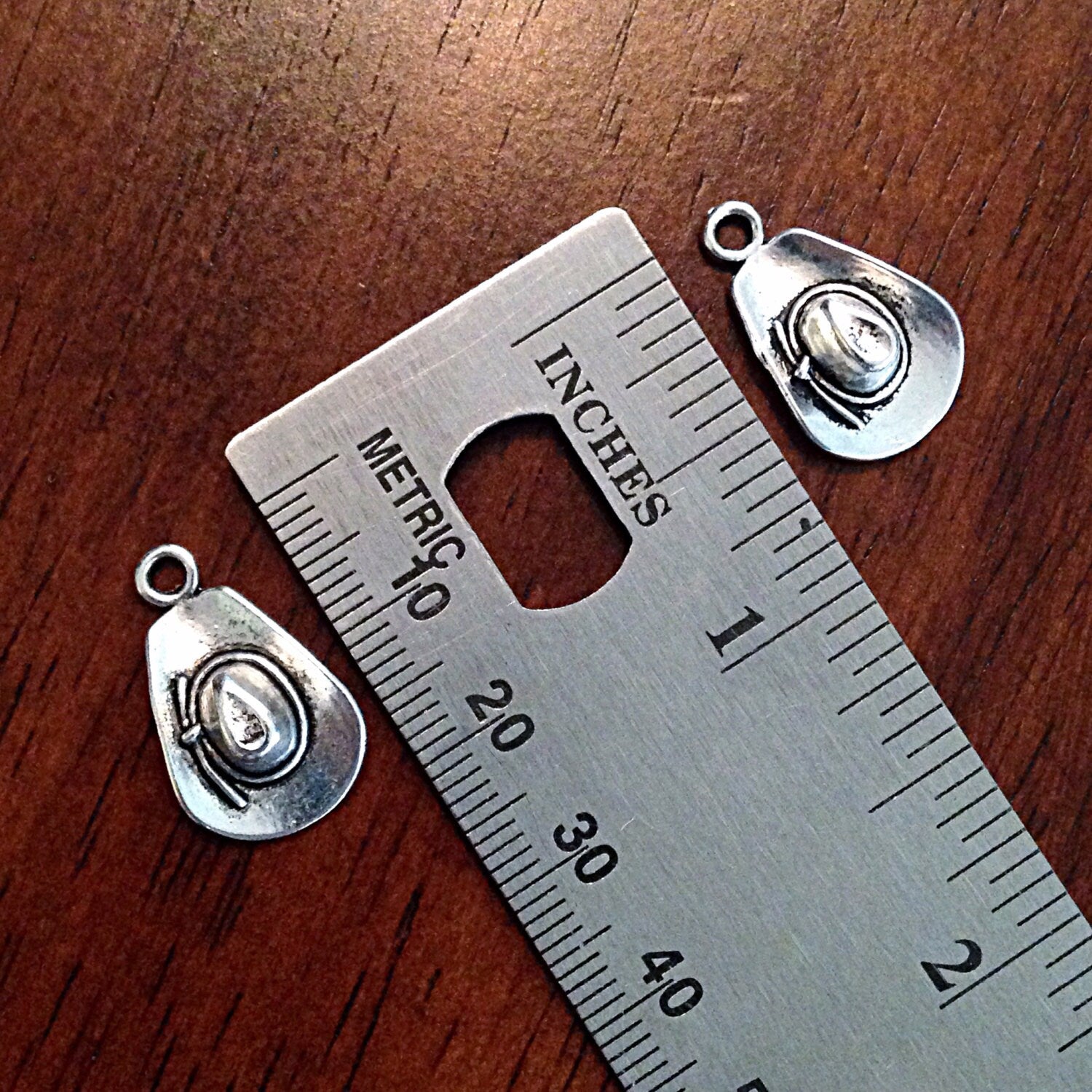 10 Cowboy Hat Charms, Antique Silver Charms, Cowboy Hat Charms, Western Charms and Pendants, Craft and Jewelry Supplies, Findings
