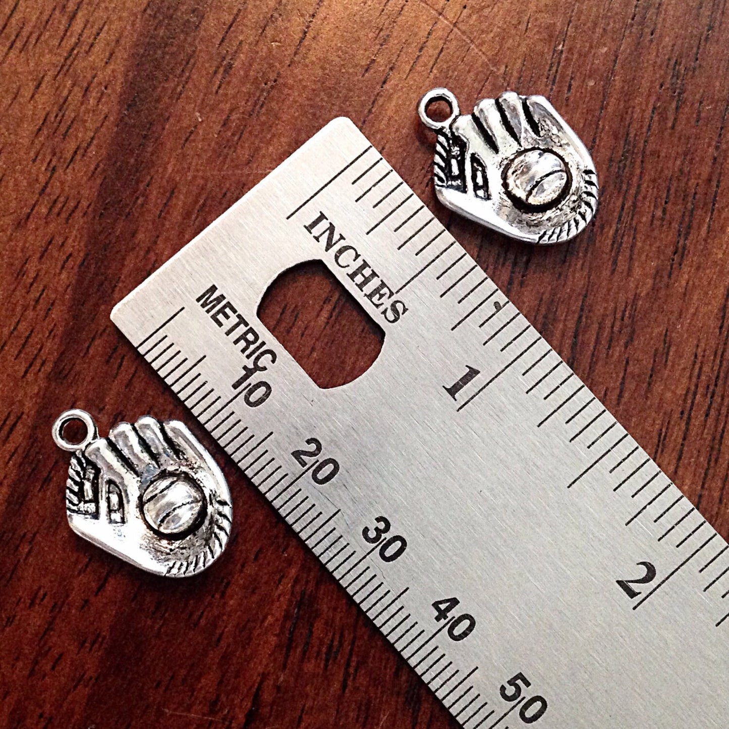 Bulk 20 Baseball Glove Charms, Antique Silver Glove Charms, Baseball Mitt Charms, Sports Charms, Craft and Jewelry Supplies, Findings