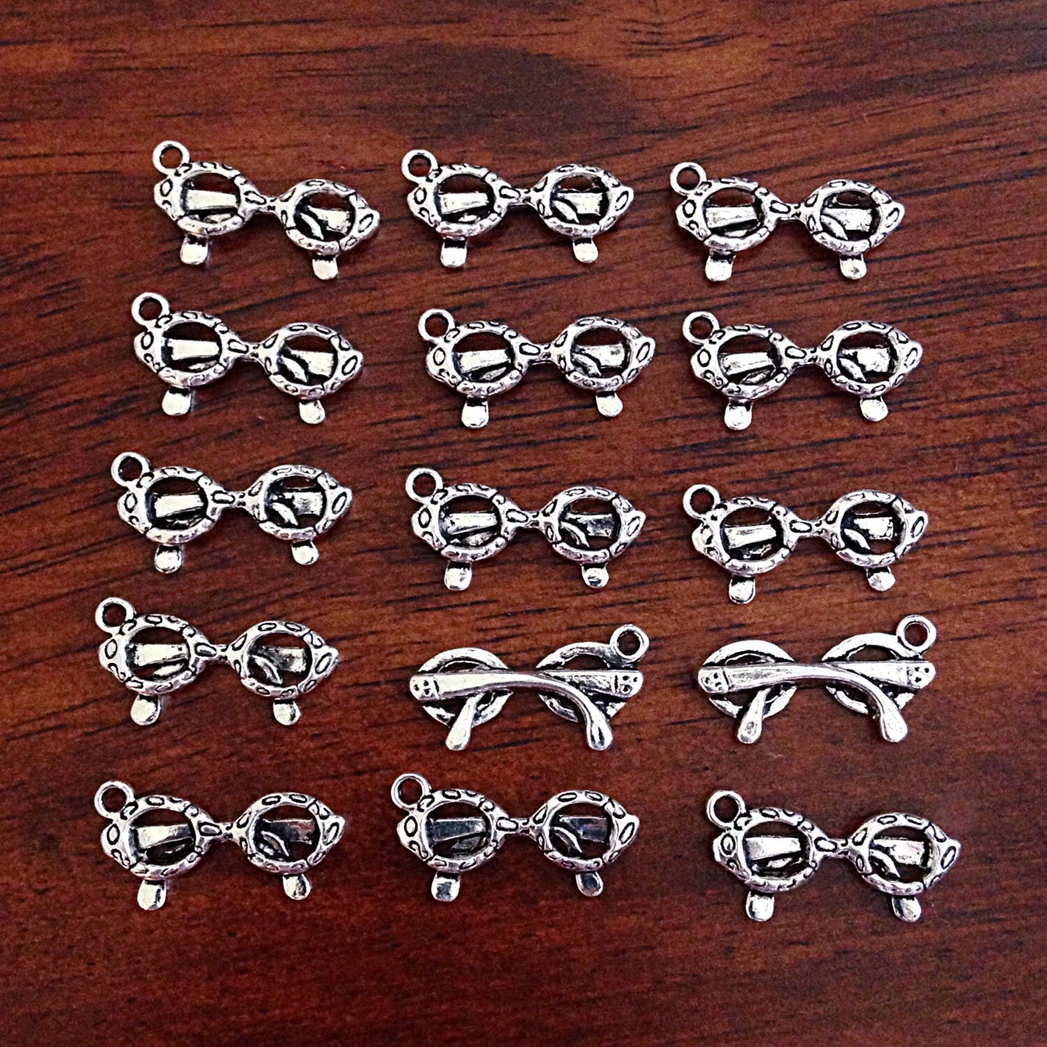 Bulk 20 Sunglasses Charms, Silver Charms, Eye Glasses Charms, Double Sided Charms, 3D Charms, Findings, Craft and Jewelry Supplies