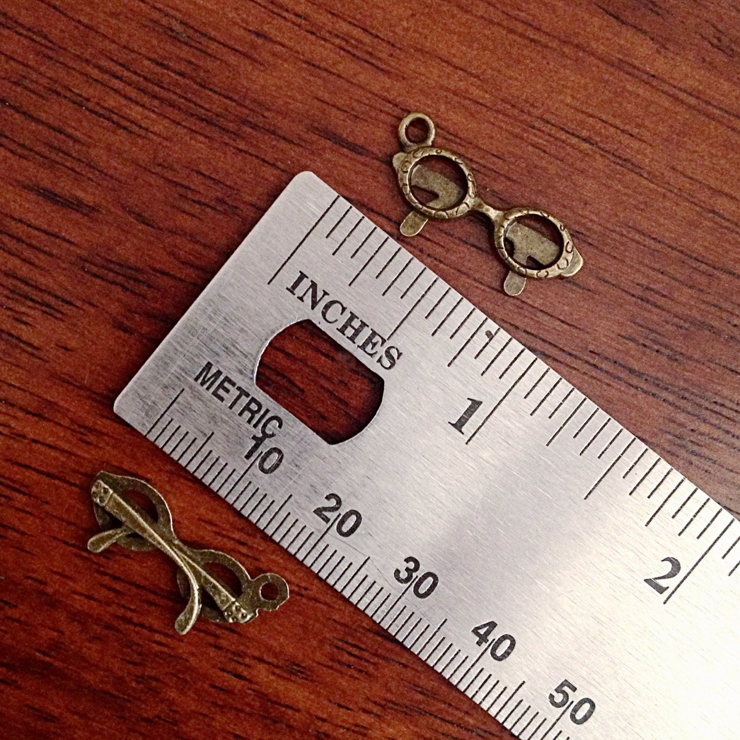 Bulk 20 Sunglasses Charms, Bronze Charms, Eye Glasses Charms, Double Sided Charms, 3D Charms, Findings, Craft and Jewelry Supplies