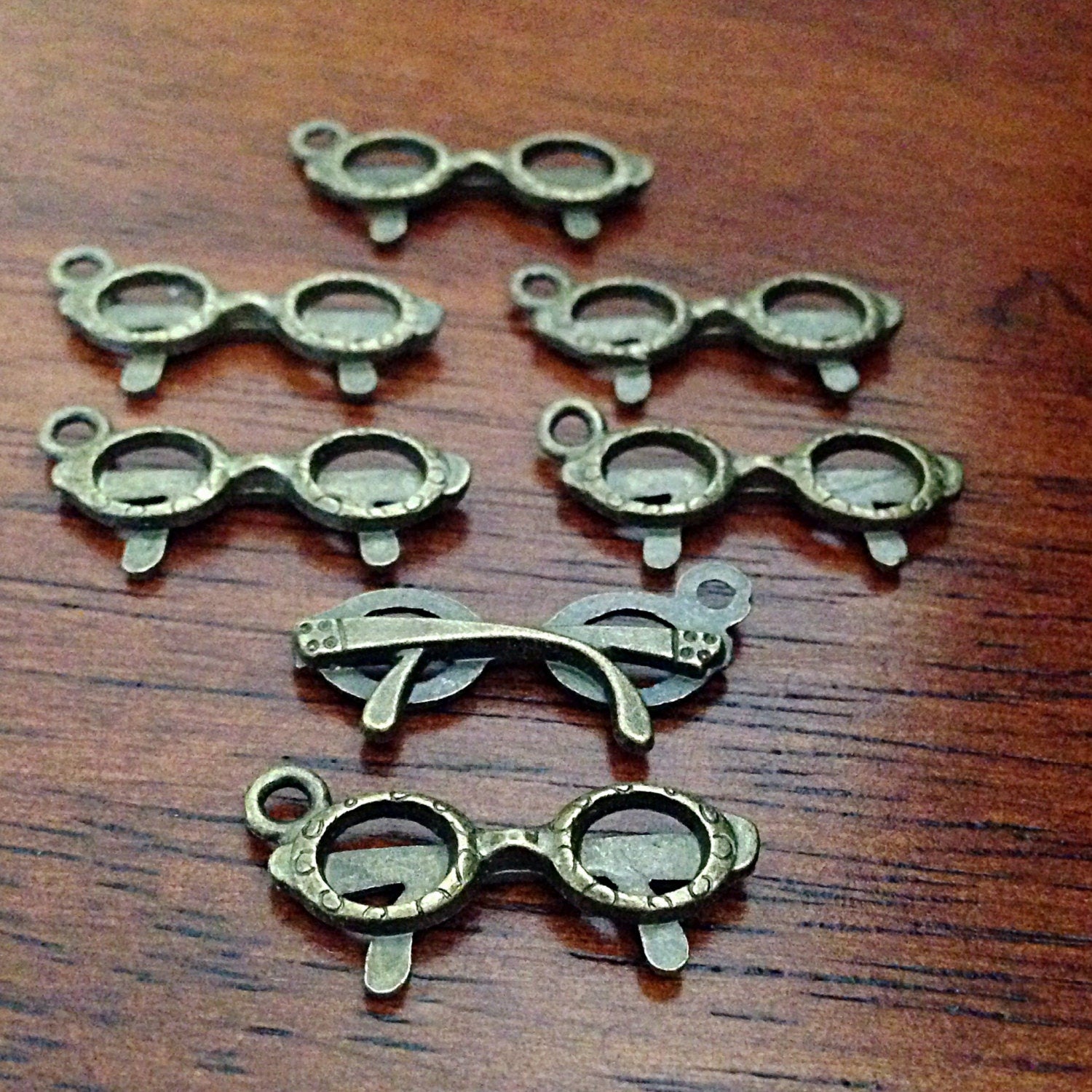 Bulk 20 Sunglasses Charms, Bronze Charms, Eye Glasses Charms, Double Sided Charms, 3D Charms, Findings, Craft and Jewelry Supplies