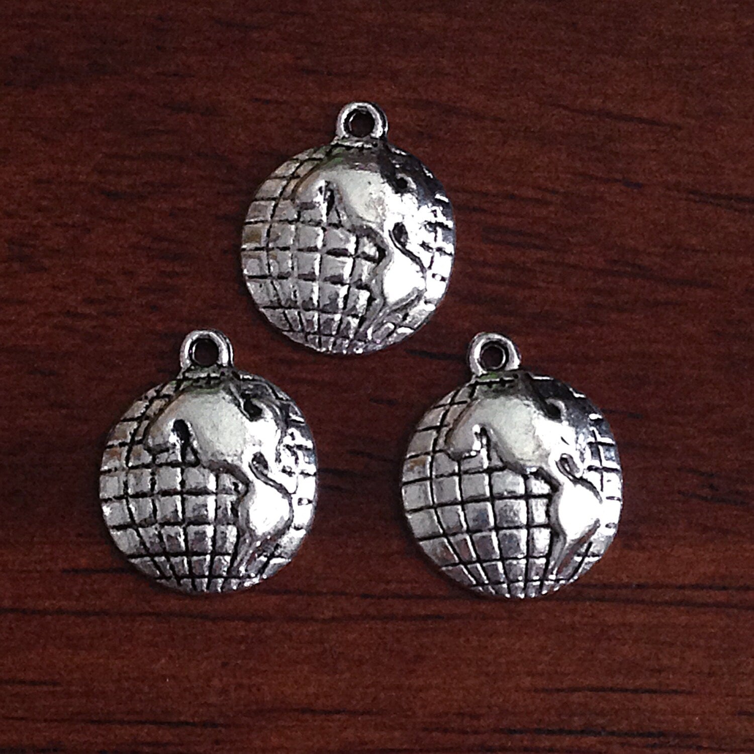 Bulk 25 Globe Charms, Antique Silver Globe Charms, Planet Charms, World Charms, Earth Charm, Jewelry and Crfat Supplies, Findings