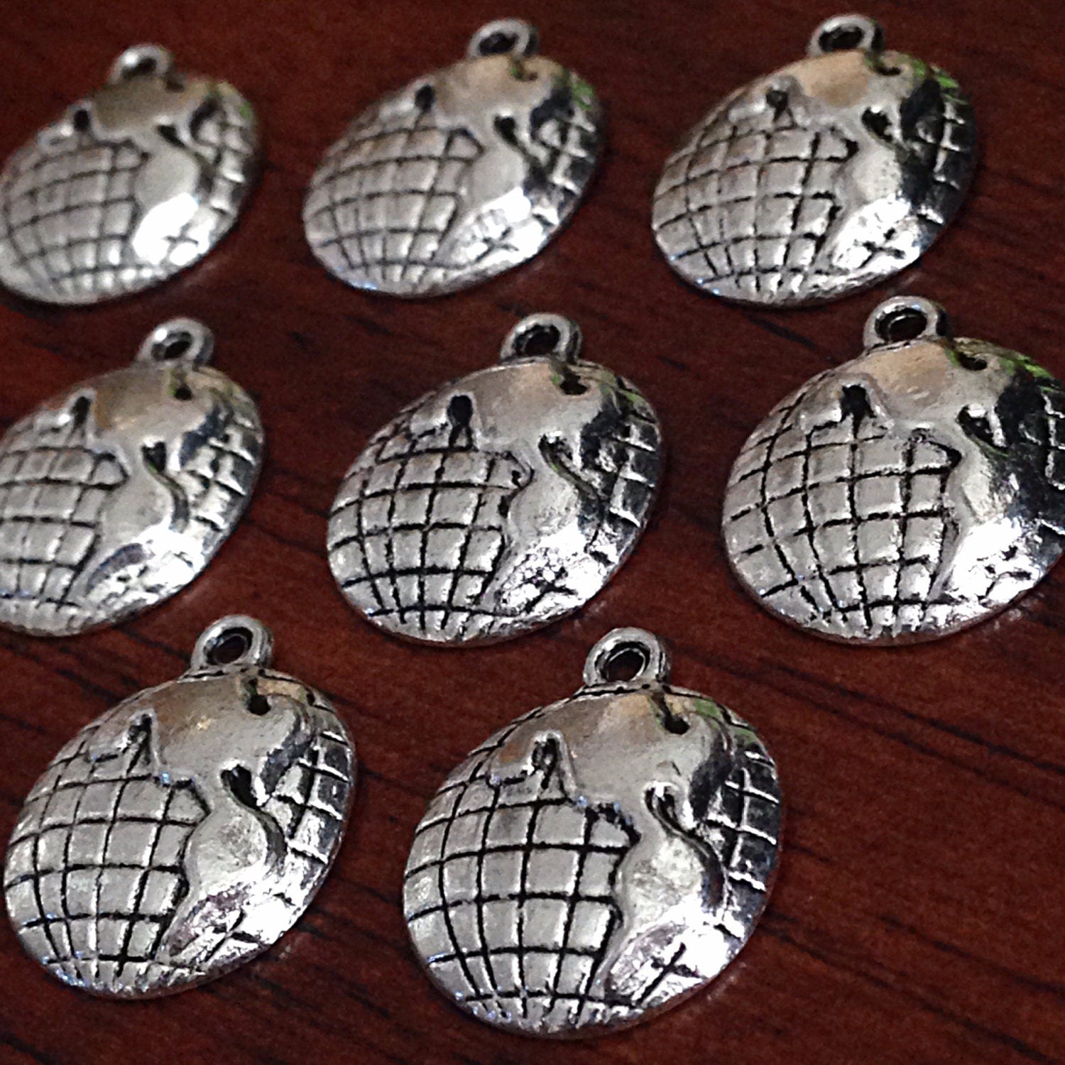 Bulk 25 Globe Charms, Antique Silver Globe Charms, Planet Charms, World Charms, Earth Charm, Jewelry and Crfat Supplies, Findings