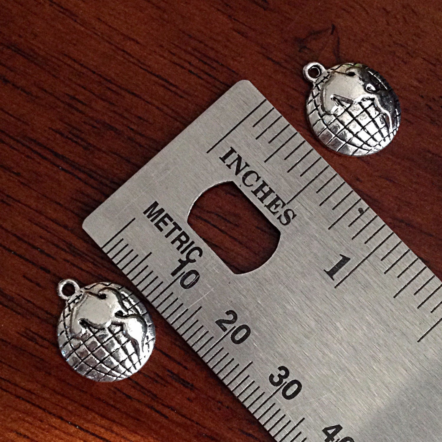 Bulk 25 Globe Charms, Antique Silver Globe Charms, Planet Charms, World Charms, Earth Charm, Jewelry and Crfat Supplies, Findings