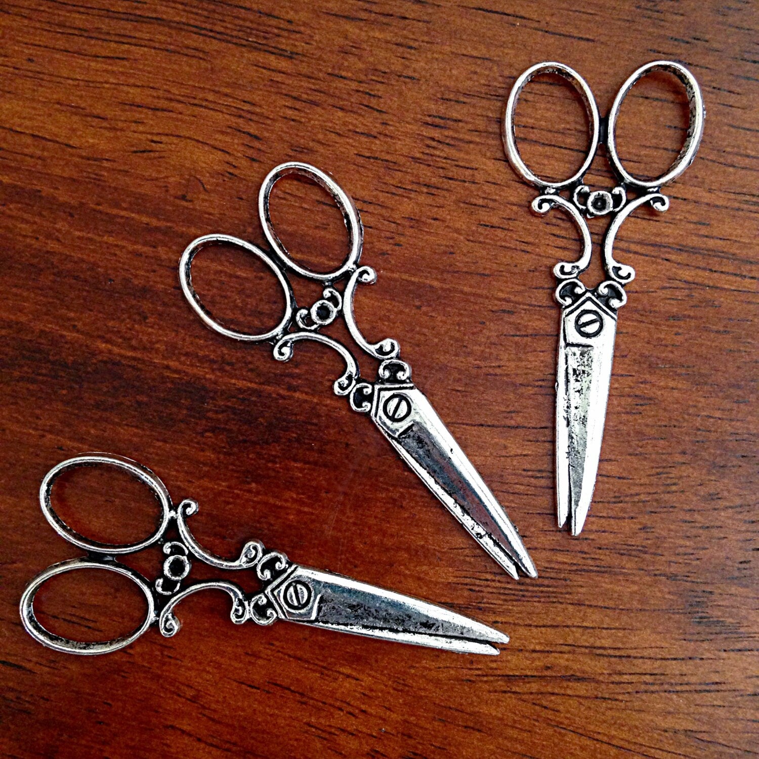 10 Scissor Charms, Charms Bulk, Charms, Silver Scissors Pendants, Sewings Charms, Scissor Charms, Findings, Jewelry and Craft Supplies