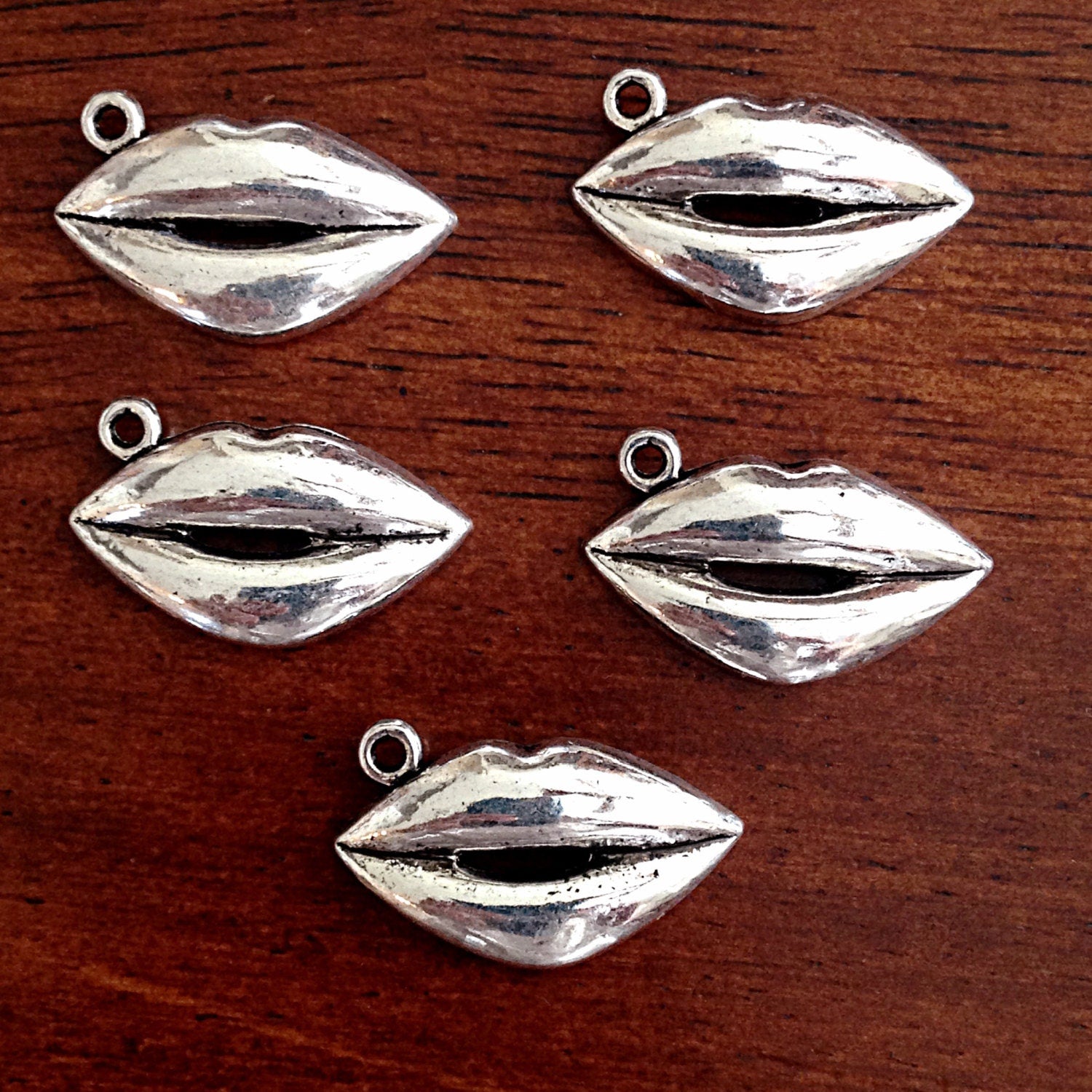 12pcs, Lips Charms, Antique Silver Lips Charms, Silver Lips Charms, Valentine Charms, Kissing Charms, Jewelry and Craft Supplies, Findings