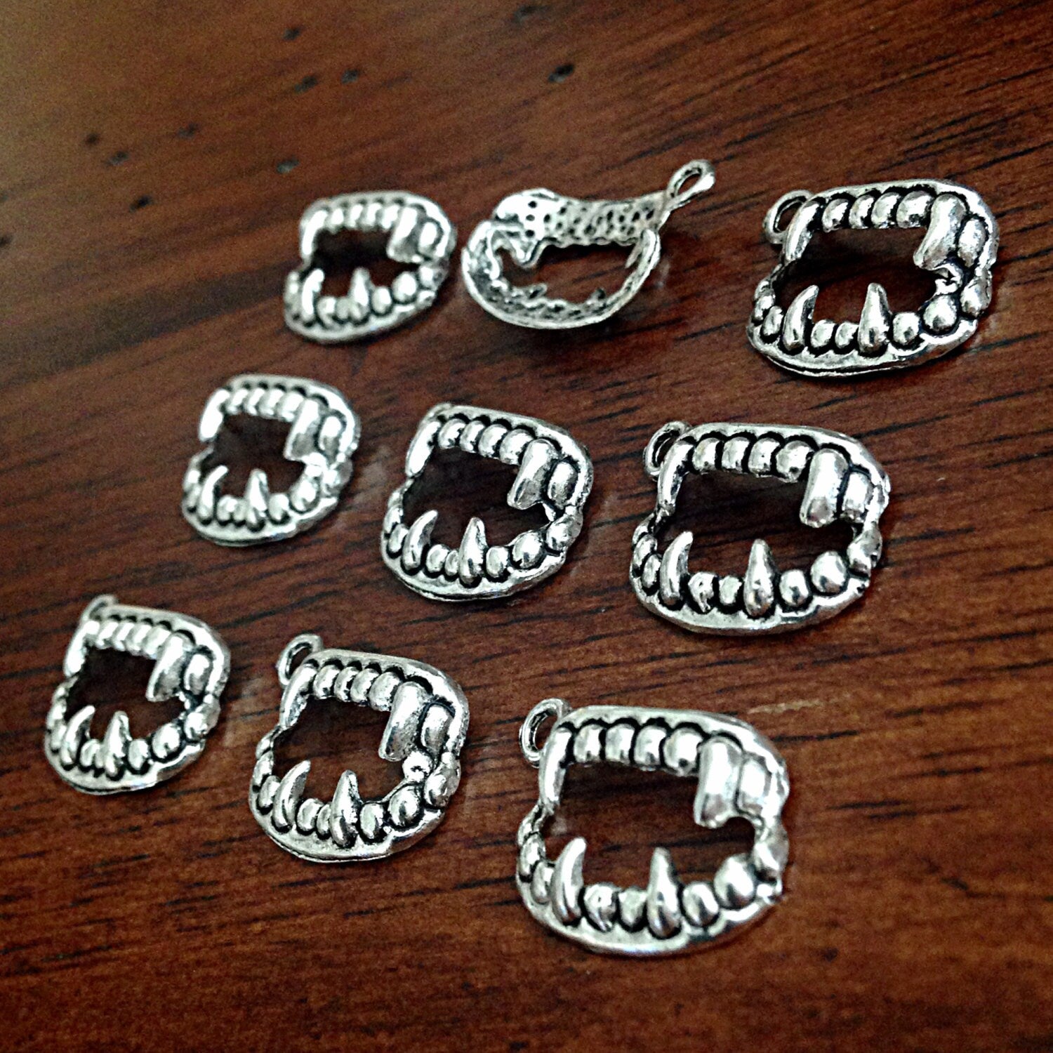 Bulk 25 Vampire Teeth Charms, Antique Silver Charms, Fangs Charms, Silver Vampire Teeth Charms, Jewelry and Craft Supplies, Findings