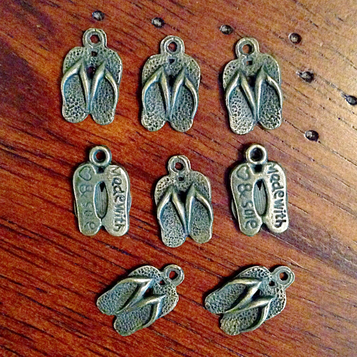 Bulk 25 Flip Flop Charms, Antique Bronze Charms, Bronze Sandals Charms, Word Charms, Shoe Charms, Findings, Crafts and Jewelry Supplies