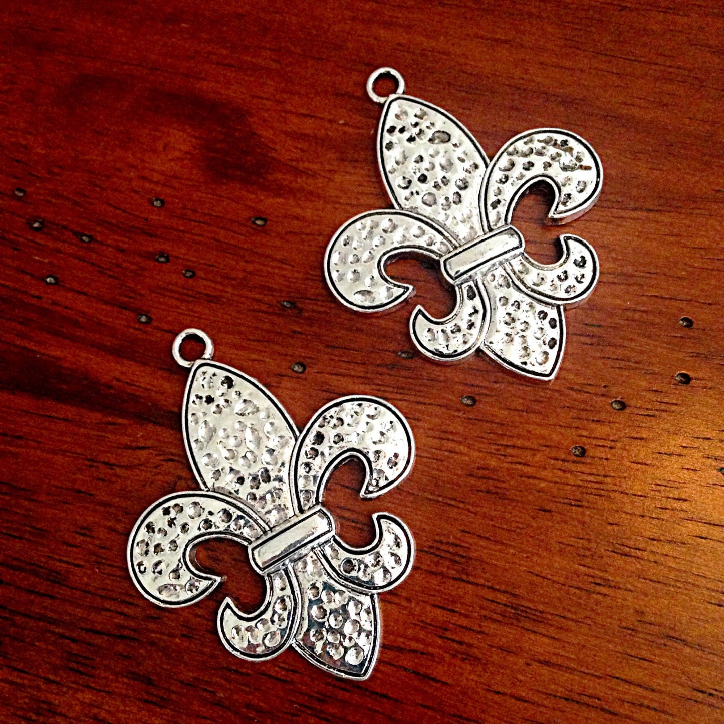 2 Large Fleur De Lis Pendants, Antique Silver Charms, New Orleans Saints Charms, Mardi Gras Charms, Findings, Crafting and Jewelry Supplies