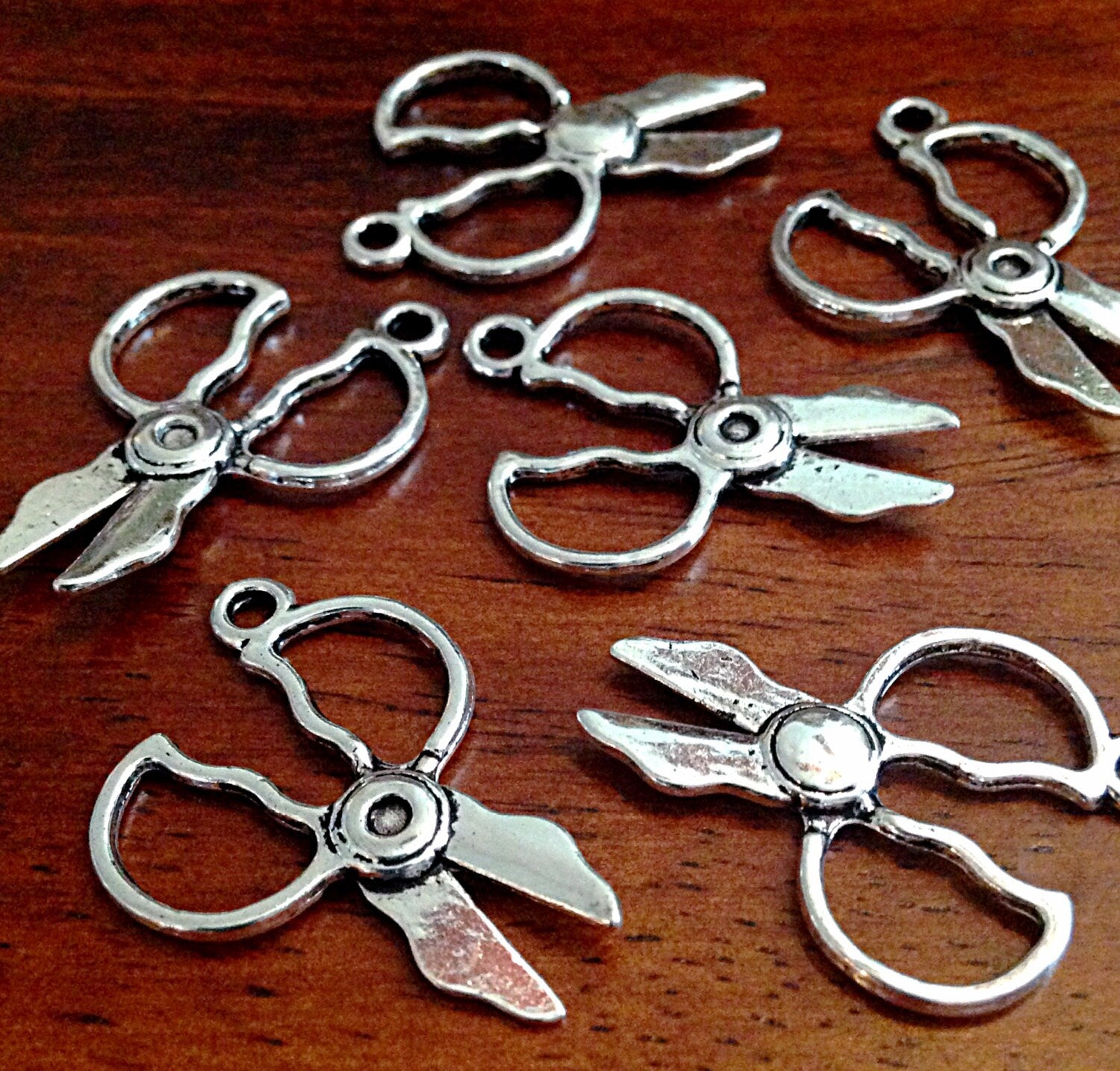 15 Scissors Charms, Antique Silver Charms, Silver Scissors Pendants, Sewings Charms, Scissor Charms, Findings, Jewelry and Craft Supplies