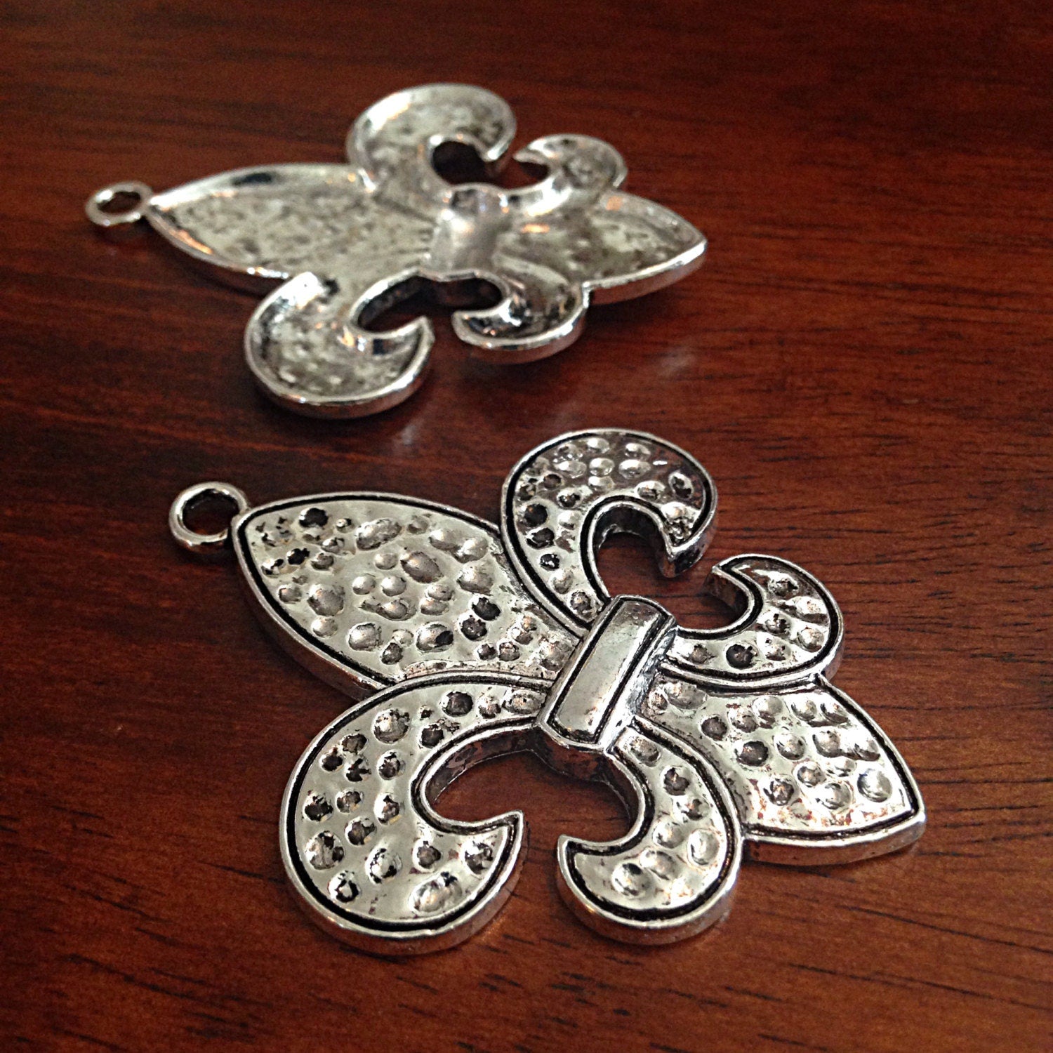 2 Large Fleur De Lis Pendants, Antique Silver Charms, New Orleans Saints Charms, Mardi Gras Charms, Findings, Crafting and Jewelry Supplies