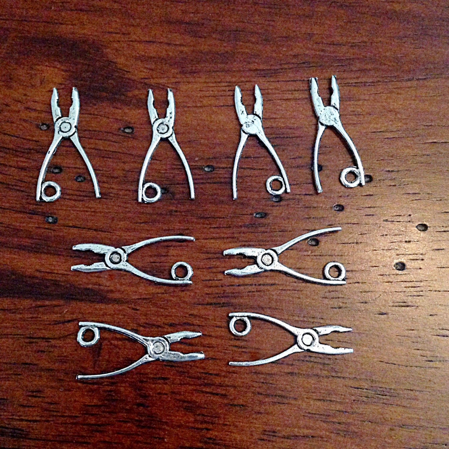 Pliers Charms, 25pcs, Antique Silver Charms, Pliers, Tools Charms, Pair of Pliers, Hand Tools Charms, Findings, Jewelry and Craft Supplies