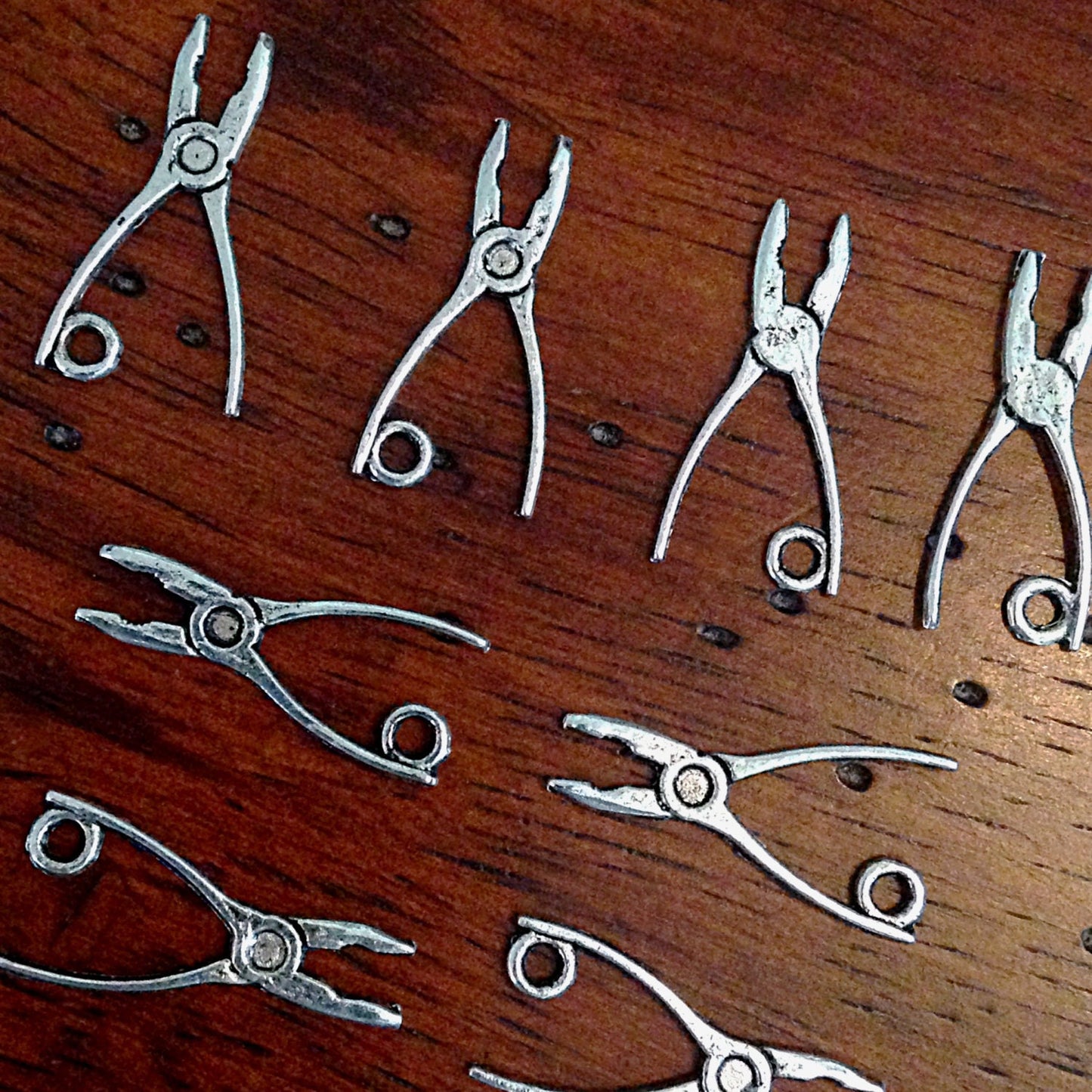 Pliers Charms, 25pcs, Antique Silver Charms, Pliers, Tools Charms, Pair of Pliers, Hand Tools Charms, Findings, Jewelry and Craft Supplies