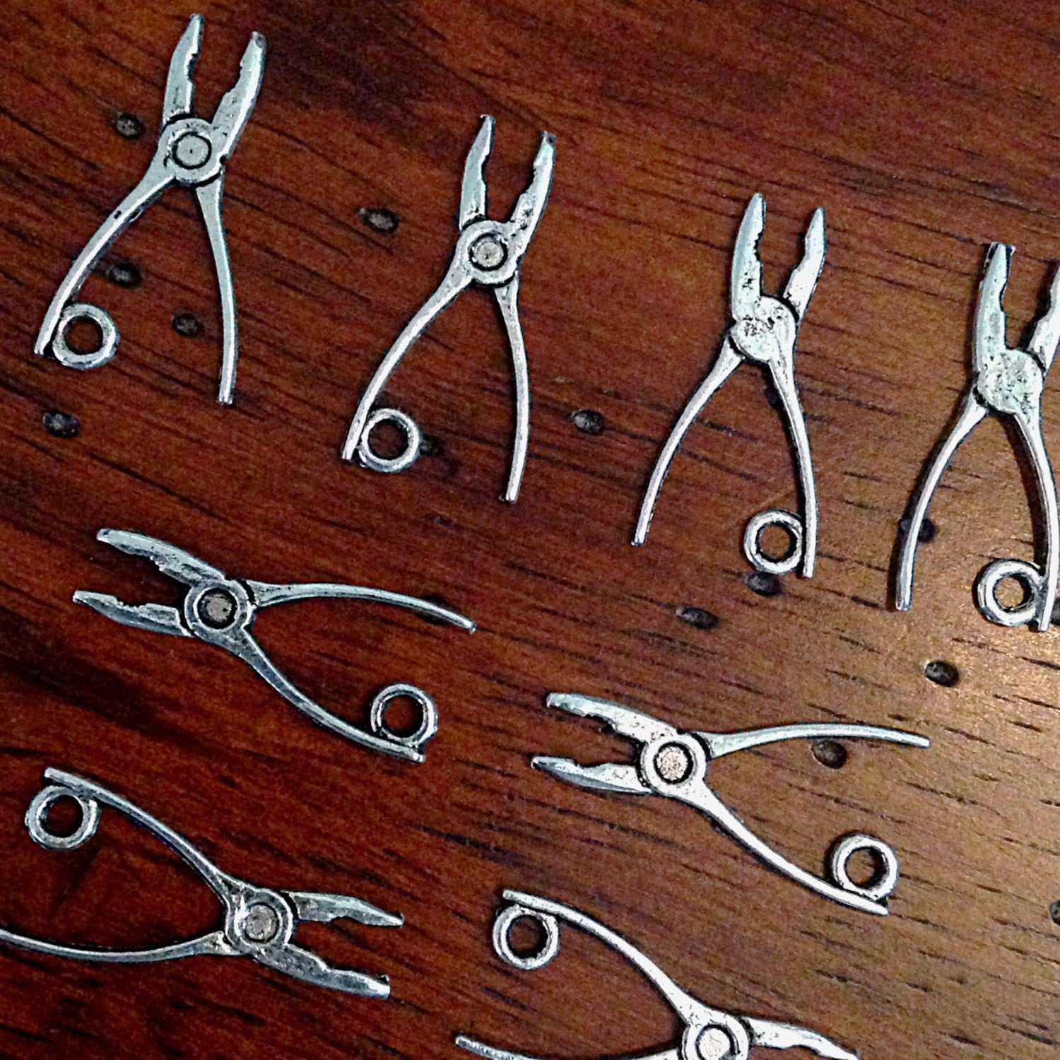 Pliers Charms, 25pcs, Antique Silver Charms, Pliers, Tools Charms, Pair of Pliers, Hand Tools Charms, Findings, Jewelry and Craft Supplies