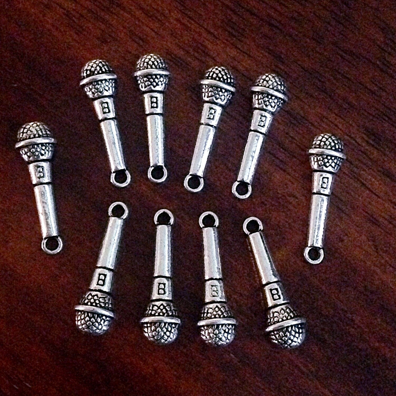 Bulk 20 Microphone Charms, Antique Silver Charms, Microphone, Karaoke Charms, Music Charms, Crafts and Jewelry Supplies and Findings