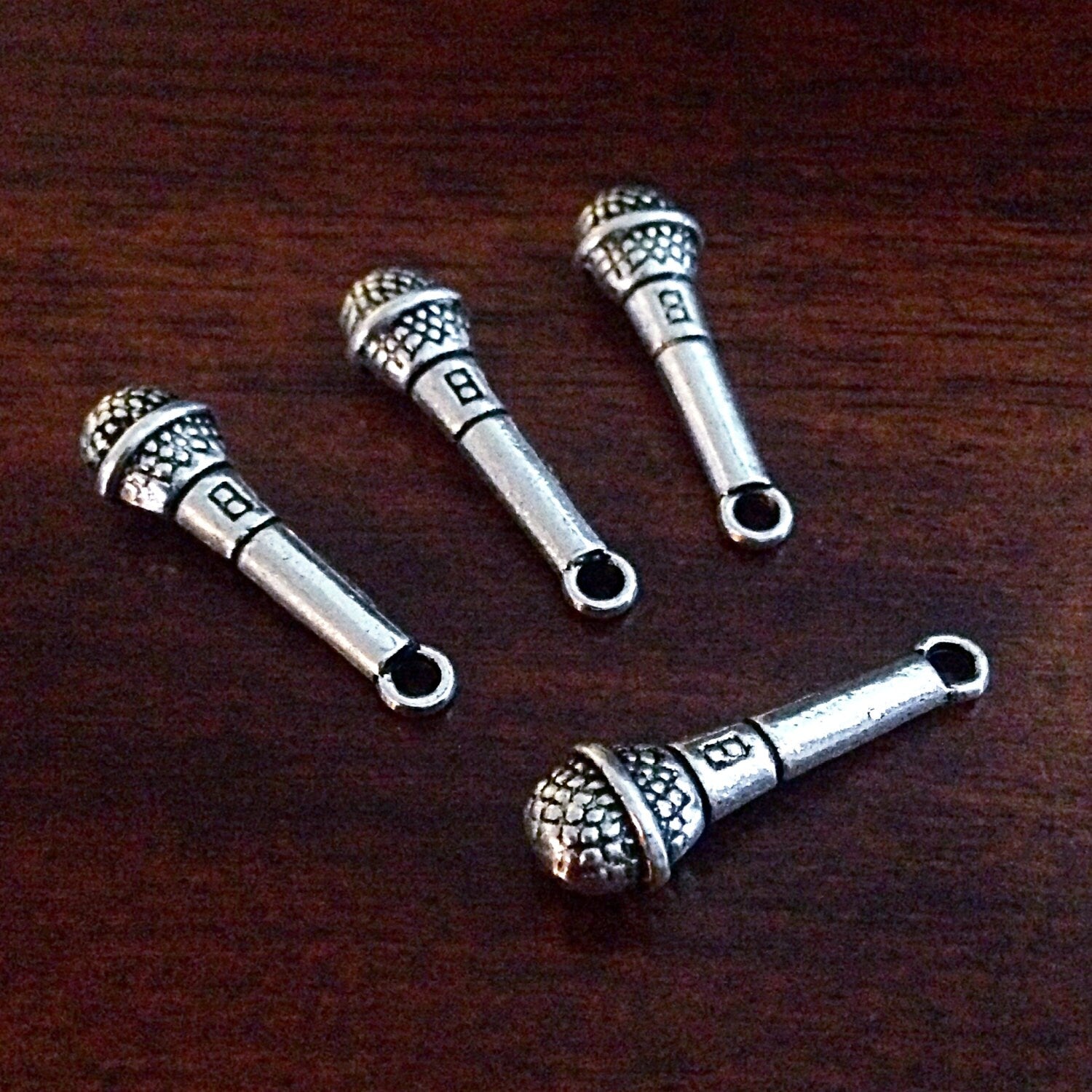 10 Microphone Charms, Antique Silver Charms, Microphone, Karaoke Charms, Music Charms, Crafts and Jewelry Supplies and Findings