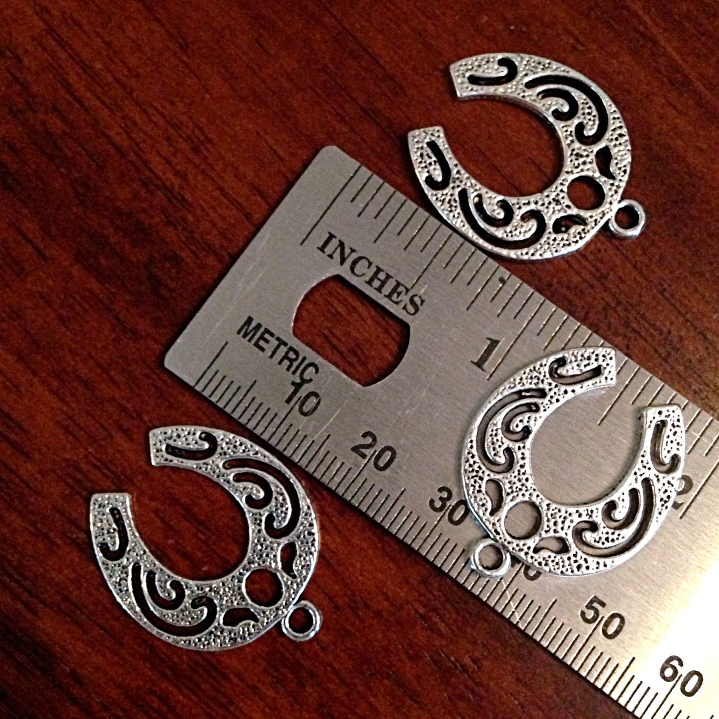 15 Silver Horseshoe Pendants, Antique Silver Charms, Horseshoe Charms, Western Charms, Horseshoe, Craft and Jewelry Supplies, Findings