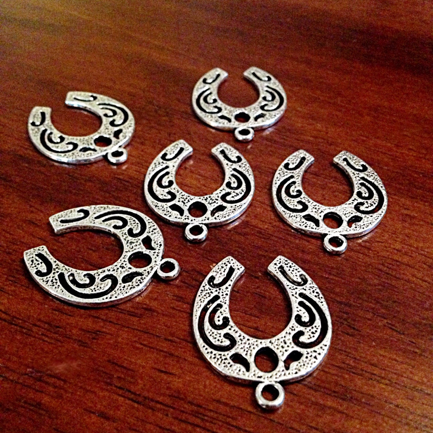 15 Silver Horseshoe Pendants, Antique Silver Charms, Horseshoe Charms, Western Charms, Horseshoe, Craft and Jewelry Supplies, Findings