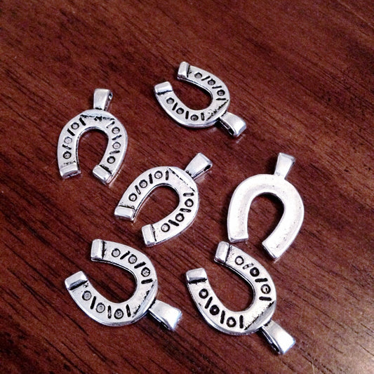 5 Silver Horseshoe Pendants, Antique Silver Charms, Horseshoe Charms, Western Charms, Horseshoe, Craft and Jewelry Supplies, Findings