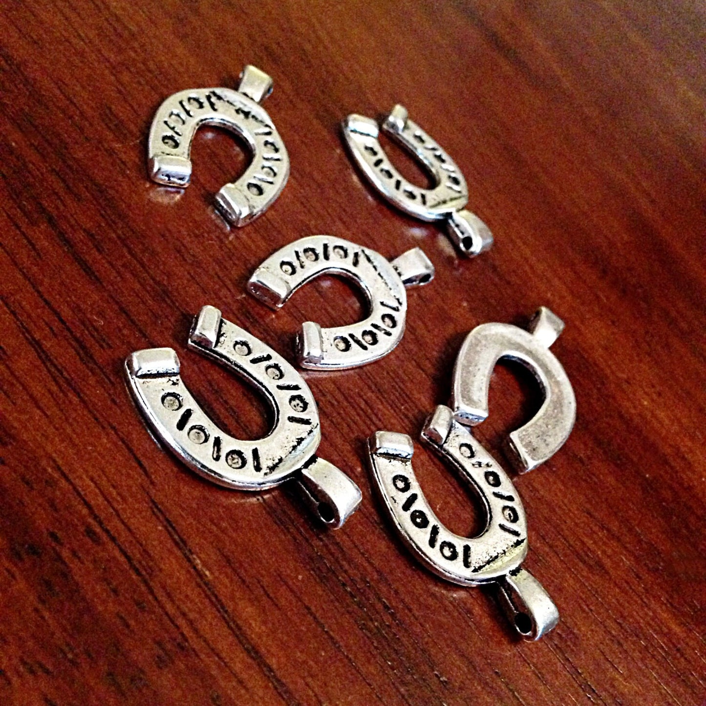 12 Silver Horseshoe Pendants, Antique Silver Charms, Horseshoe Charms, Western Charms, Horseshoe, Craft and Jewelry Supplies, Findings